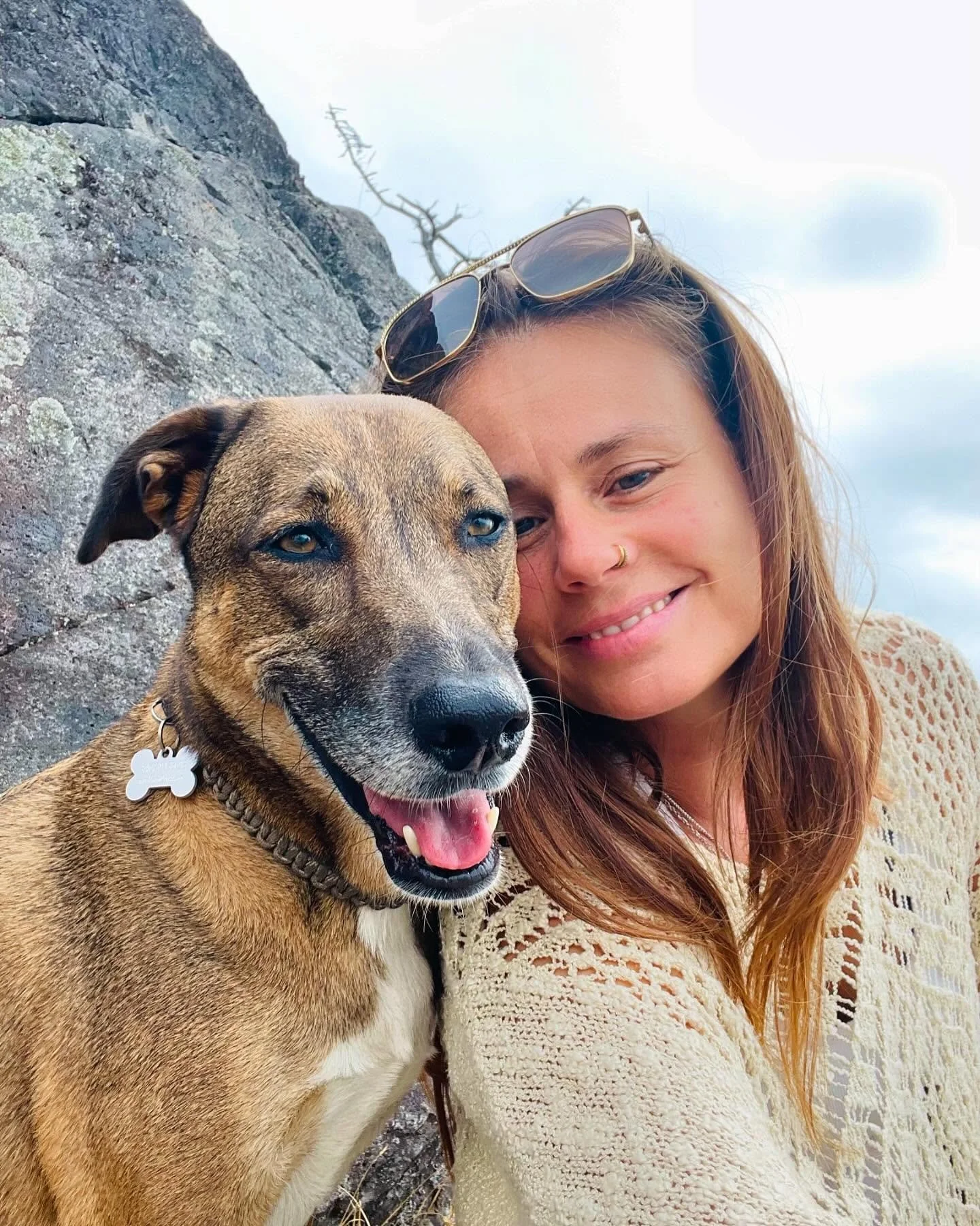 Traveling the world is super cool! But the best part is to come back to the place where it all started, the place we both came to call home and to meet all of our lovely friends again 💖 
Marley with her bestie Rosie - same age - both street dogs - b