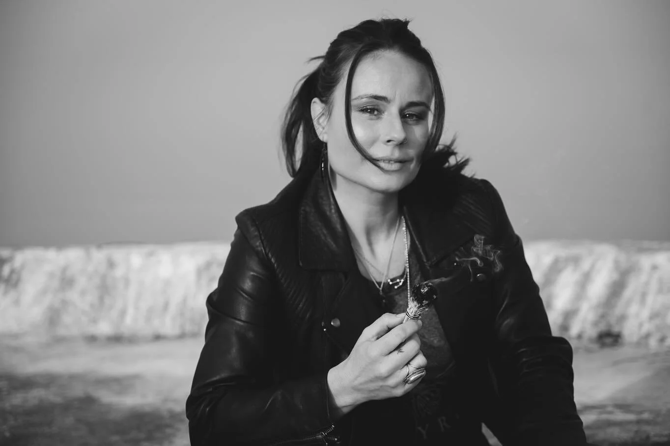 When we work towards our goals it is important to know our own rhythm and how to put the things we want into a spin or a flow. 💫
These four definitions might help you find yours 🌹

🐬 Momentum is my Vitality 🐬
🌊 Rhytm is my Sustainability 🌊
💜 R