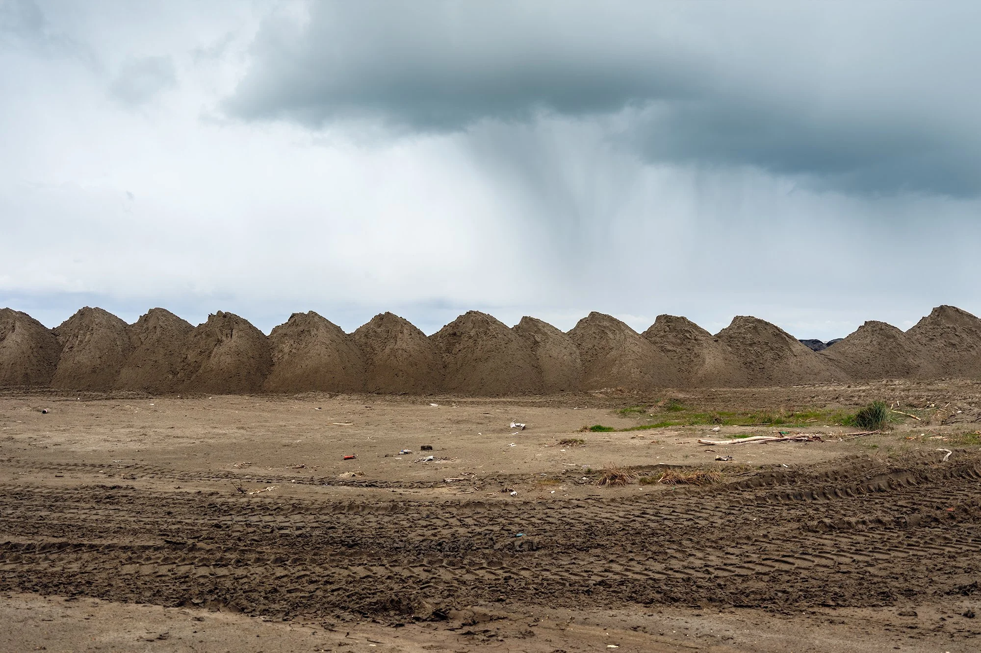 Dredging operations cover the sea, construction site area, 2026