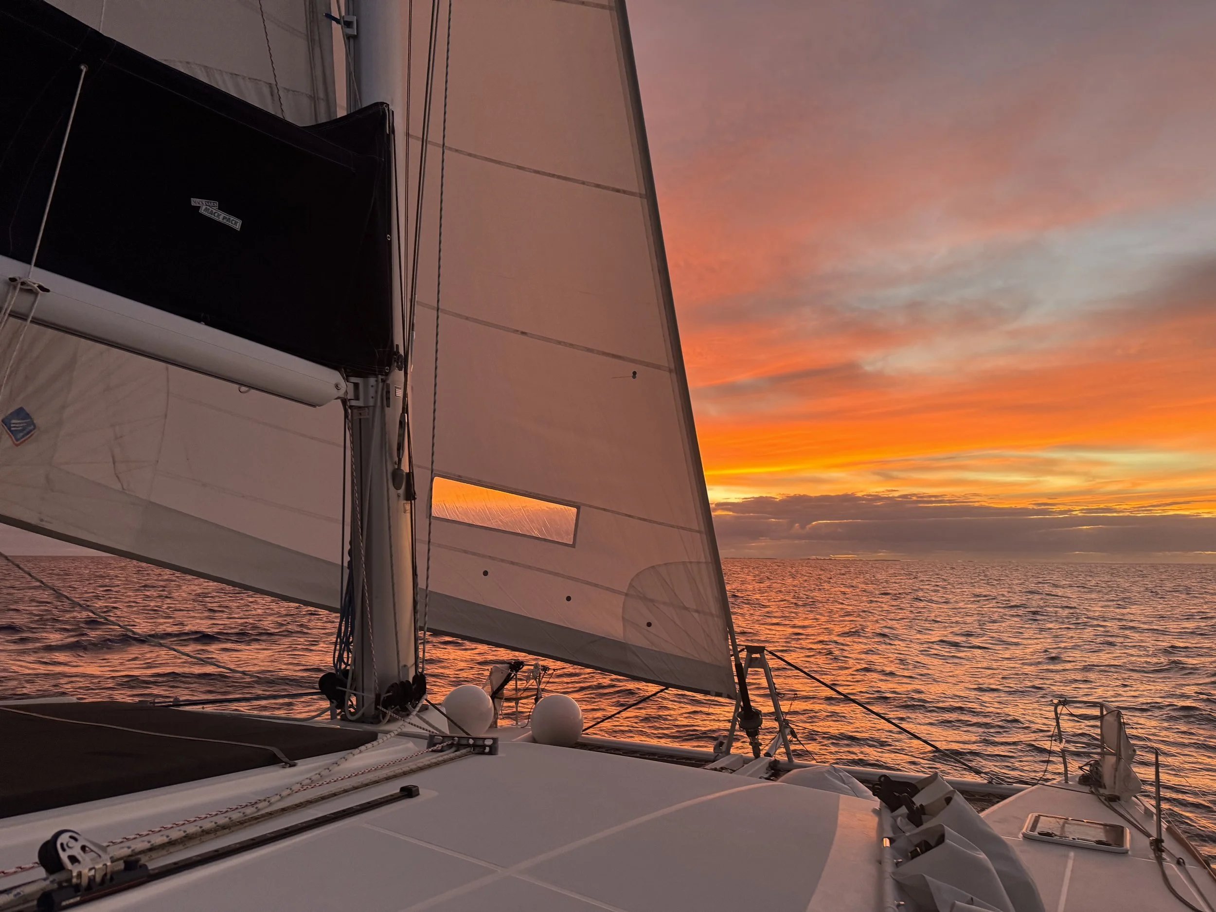 Best Time to Sail the Bahamas: A Month-by-Month Guide for Catamaran Charters (2025)