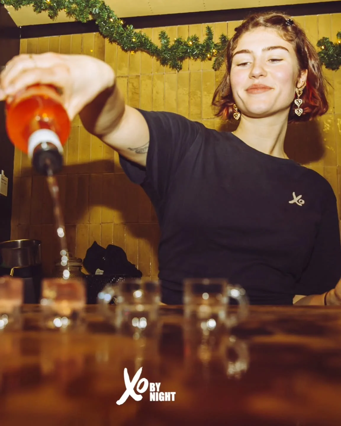 Wij zoeken versterking achter de bar! 🍸✨

Lijkt het je leuk om te werken in een gezellig team, met fijne gasten en goede vibes? 🔥🪩

Solliciteer op xo-haarlem.nl/jobs en wie weet sta jij binnenkort bij ons achter de bar! 🕺👀
