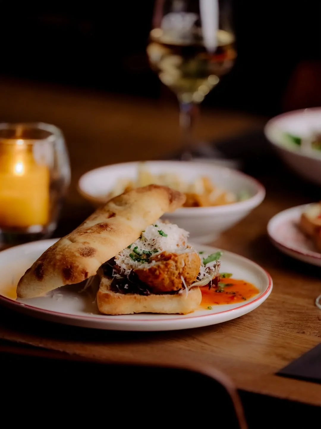 Lunchen bij XO betekent goed eten, een ontspannen sfeer en de tijd nemen om te genieten. 🥪✨ 

Perfect voor een momentje tussendoor of een lange lunch met gezelschap.

Wanneer kom jij onze Italiaanse gehaktbal proberen? 😋🇮🇹