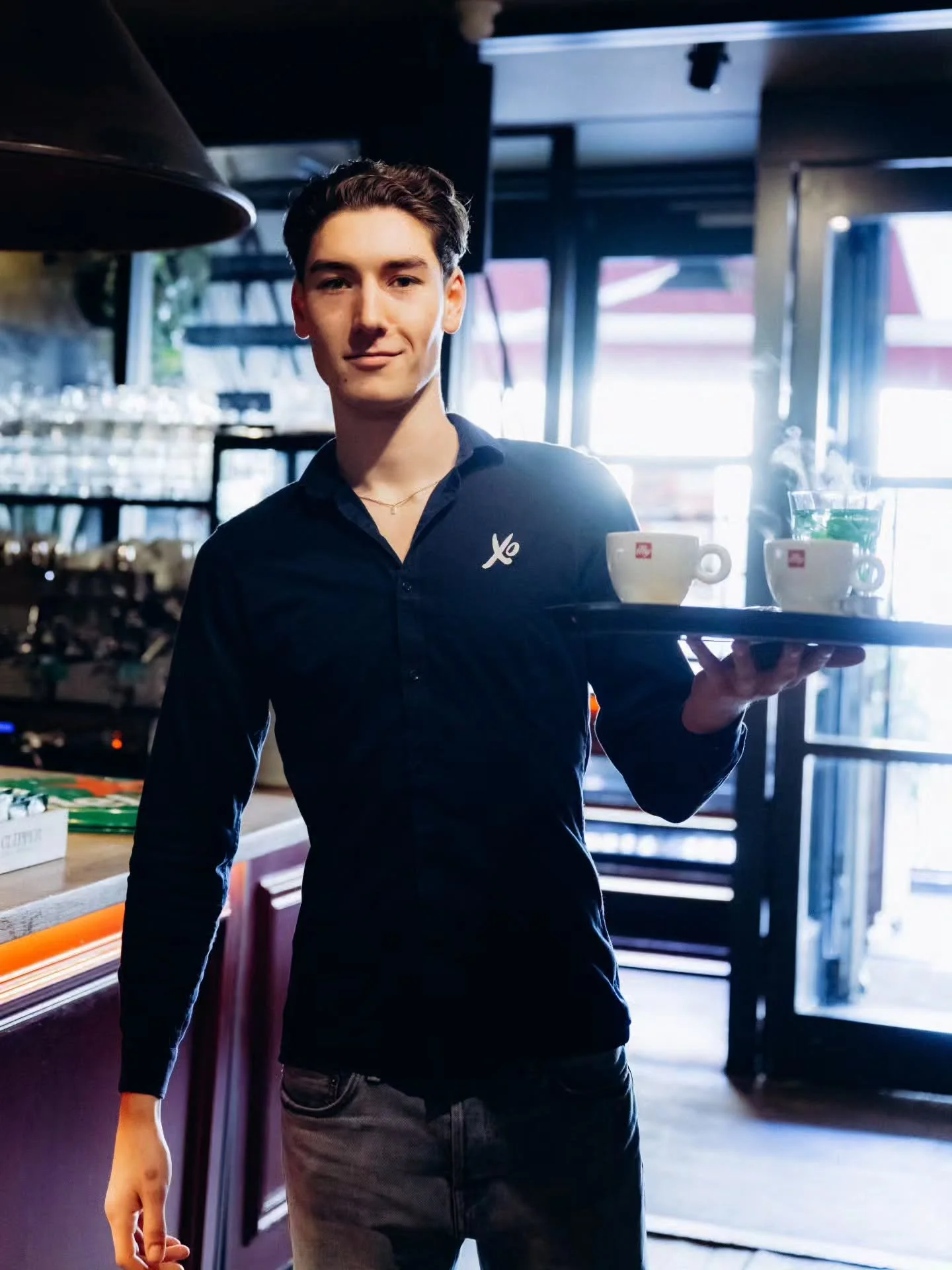 Service met een glimlach en aandacht voor detail! ☕🍴

Of je nu binnenloopt voor een goede koffie, een uitgebreide lunch of een borrel aan het einde van de dag, ons team zorgt dat het je aan niets ontbreekt. 🍺🔥

Kom langs en ervaar het zelf! 📅👀