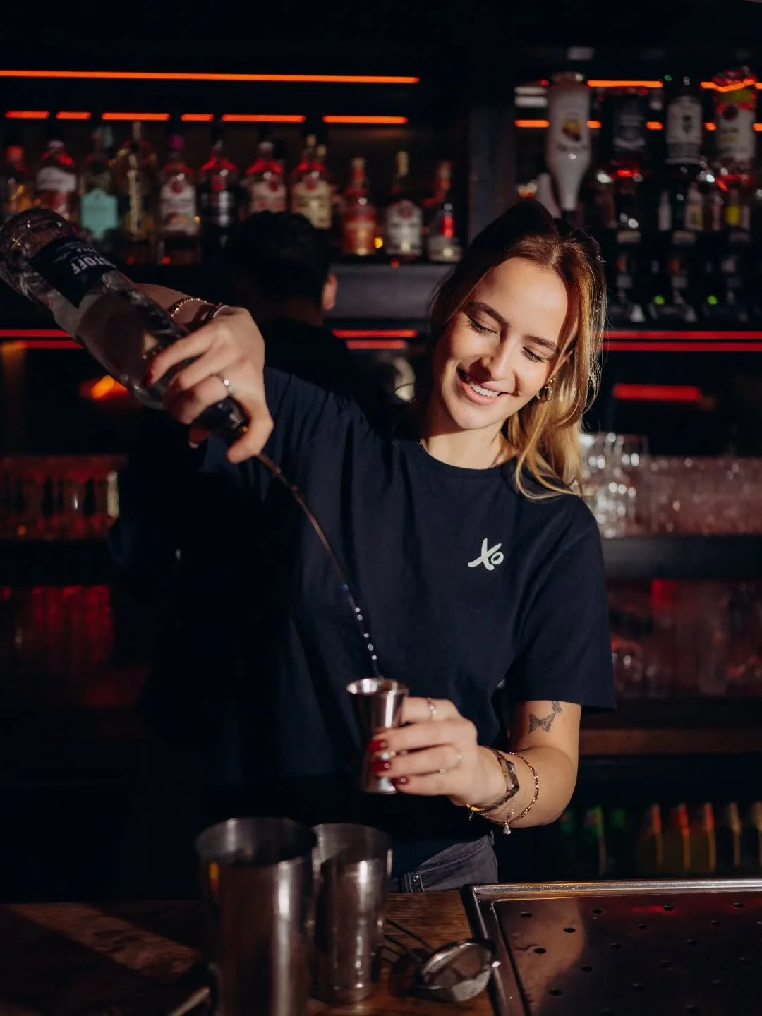 Achter de bar draait alles om passie, plezier en een goede sfeer. 🍸✨

Lijkt het je leuk om hier onderdeel van te zijn? We zijn op zoek naar nieuwe collega&rsquo;s! 👀🔥

Solliciteer nu op xo-haarlem.nl/jobs