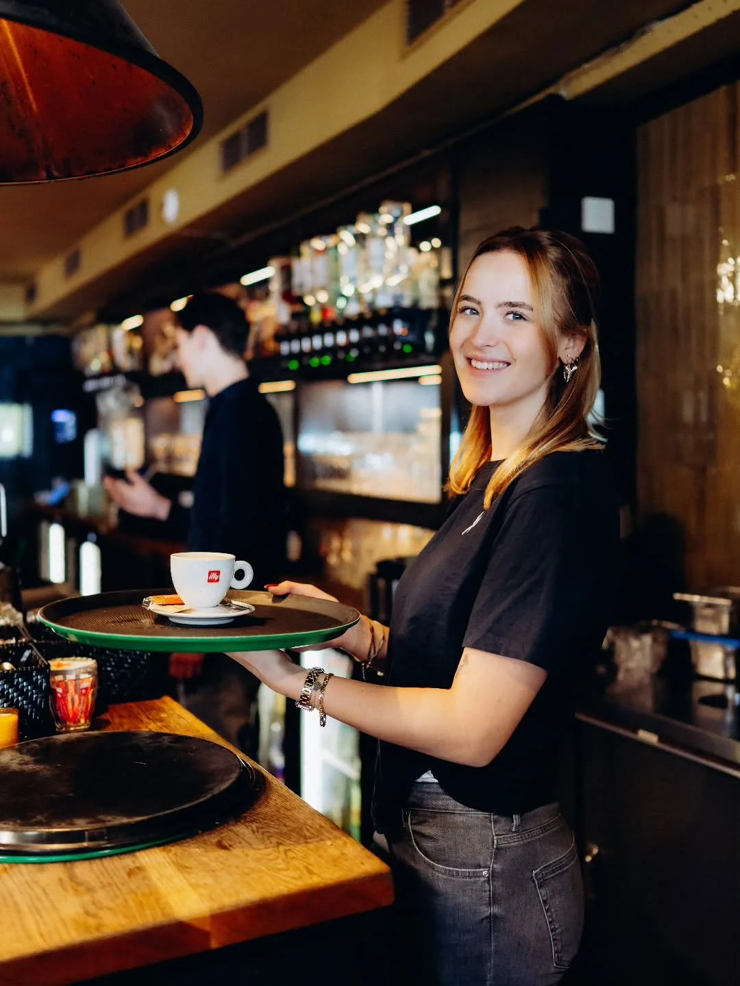Een goed begin van de dag, begint met een goede service ✨

Kom langs voor koffie, lunch of een borrel en laat je even in de watten leggen. ☕