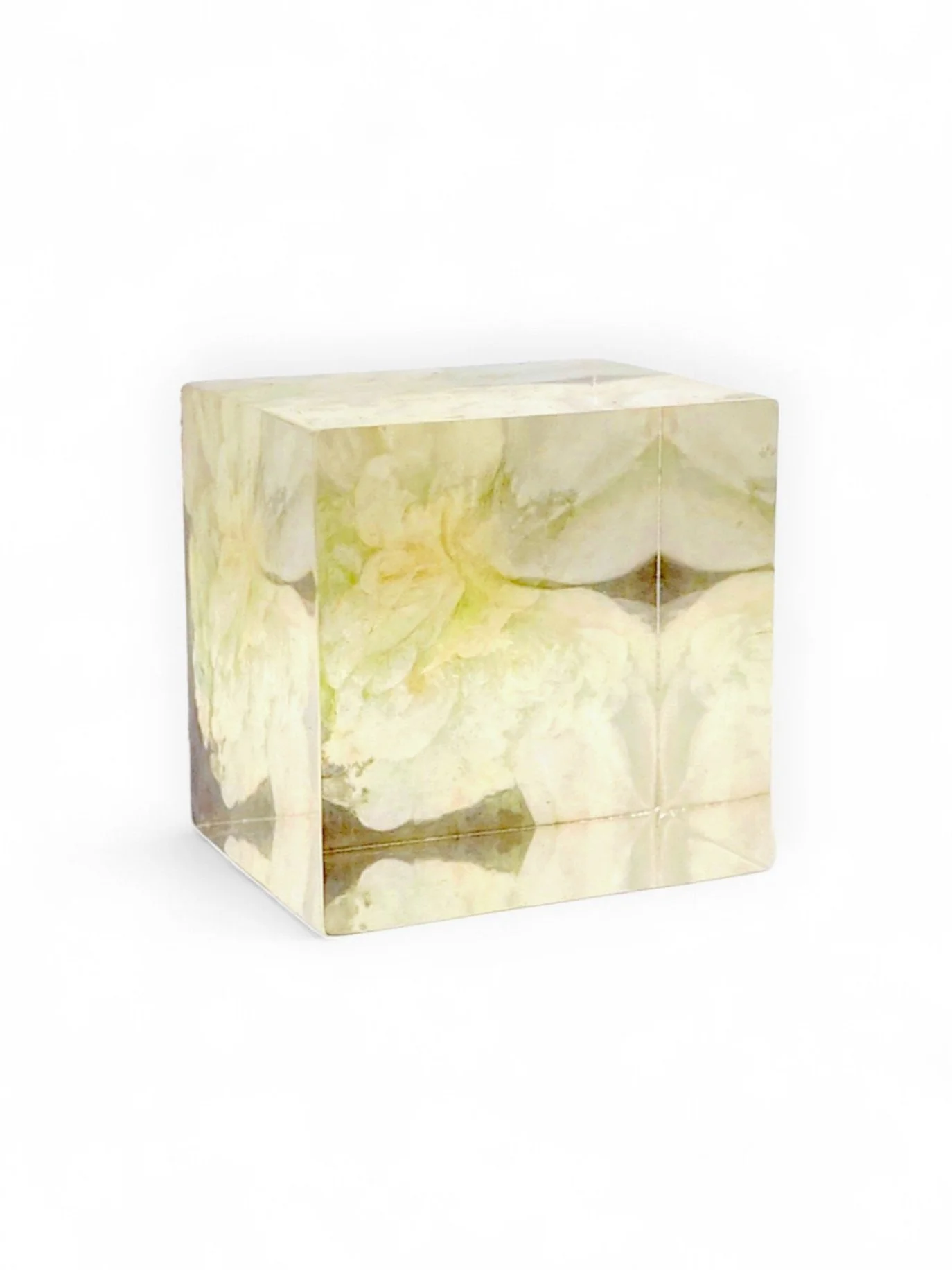 AA000020-paperweight+by+Judy+Fung+60x60x50mm-Photoroom.jpg
