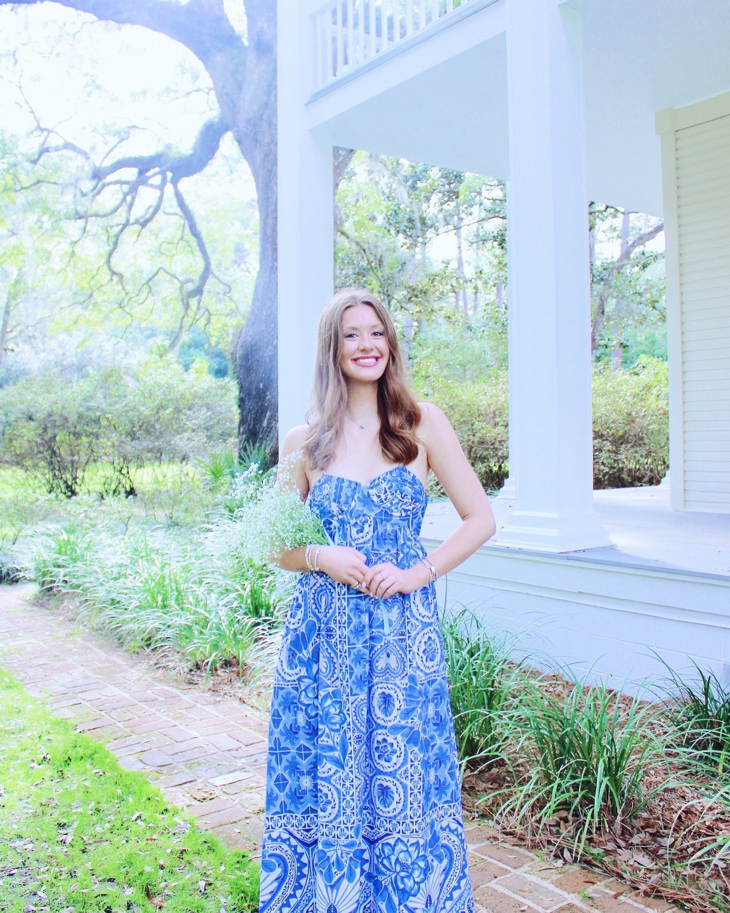 This week&rsquo;s #MEETEXECMONDAY is featuring our VP Philanthropy and Service, Olivia Brothers! 🩷

&ldquo;War Eagle! My name is Olivia Brothers and I am from St. Paul, Minnesota! I have the privilege of serving as VP Philanthropy and Service for a 