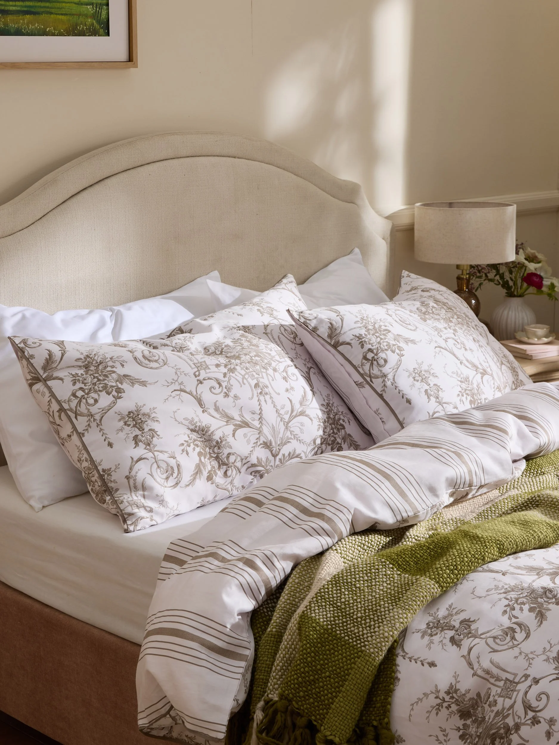 LAURA ASHLEY  G27_SS_ITG30958_SM_001.jpg