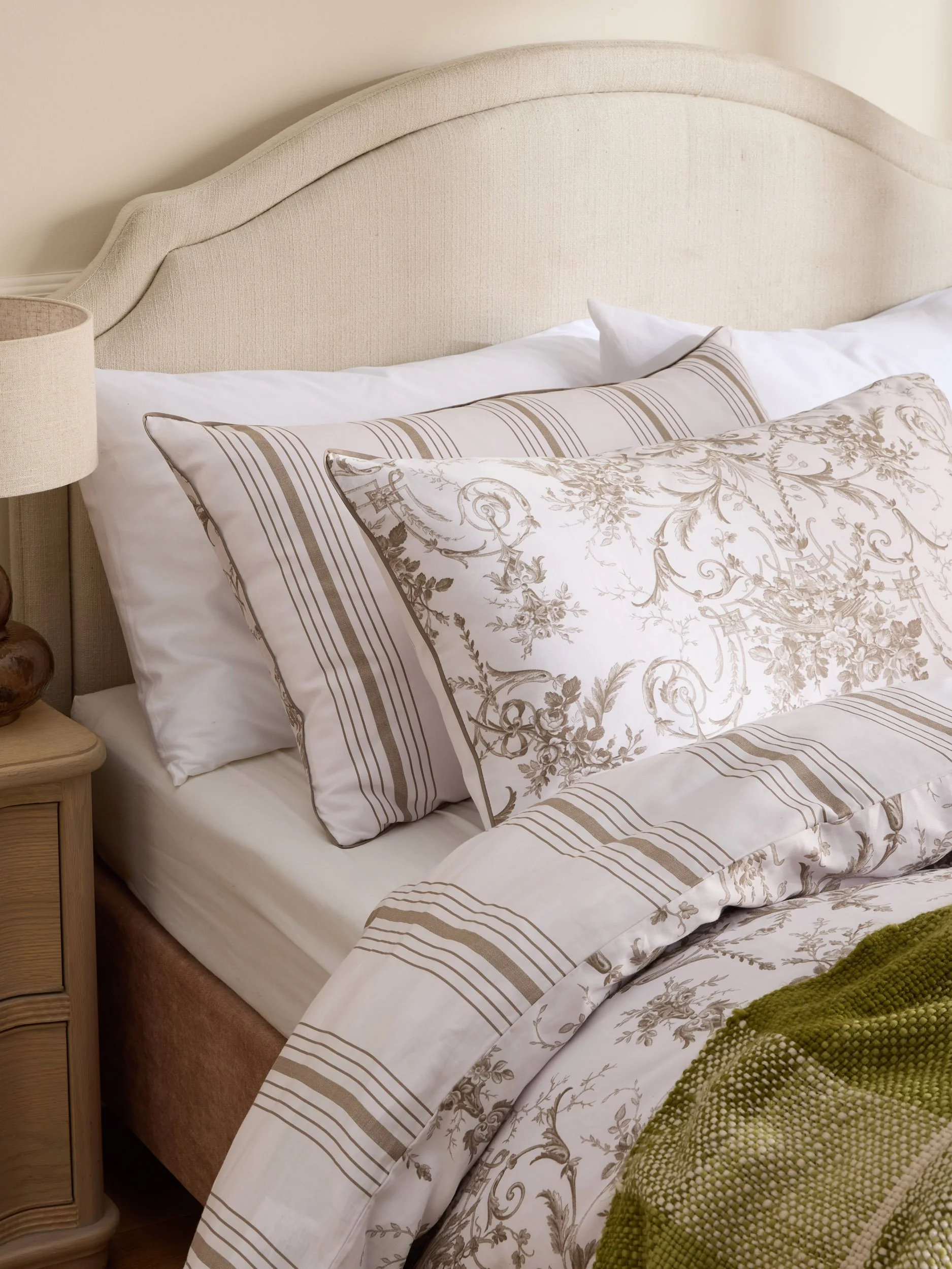 LAURA ASHLEY G27_SS_ITY60557_SD_003.jpg
