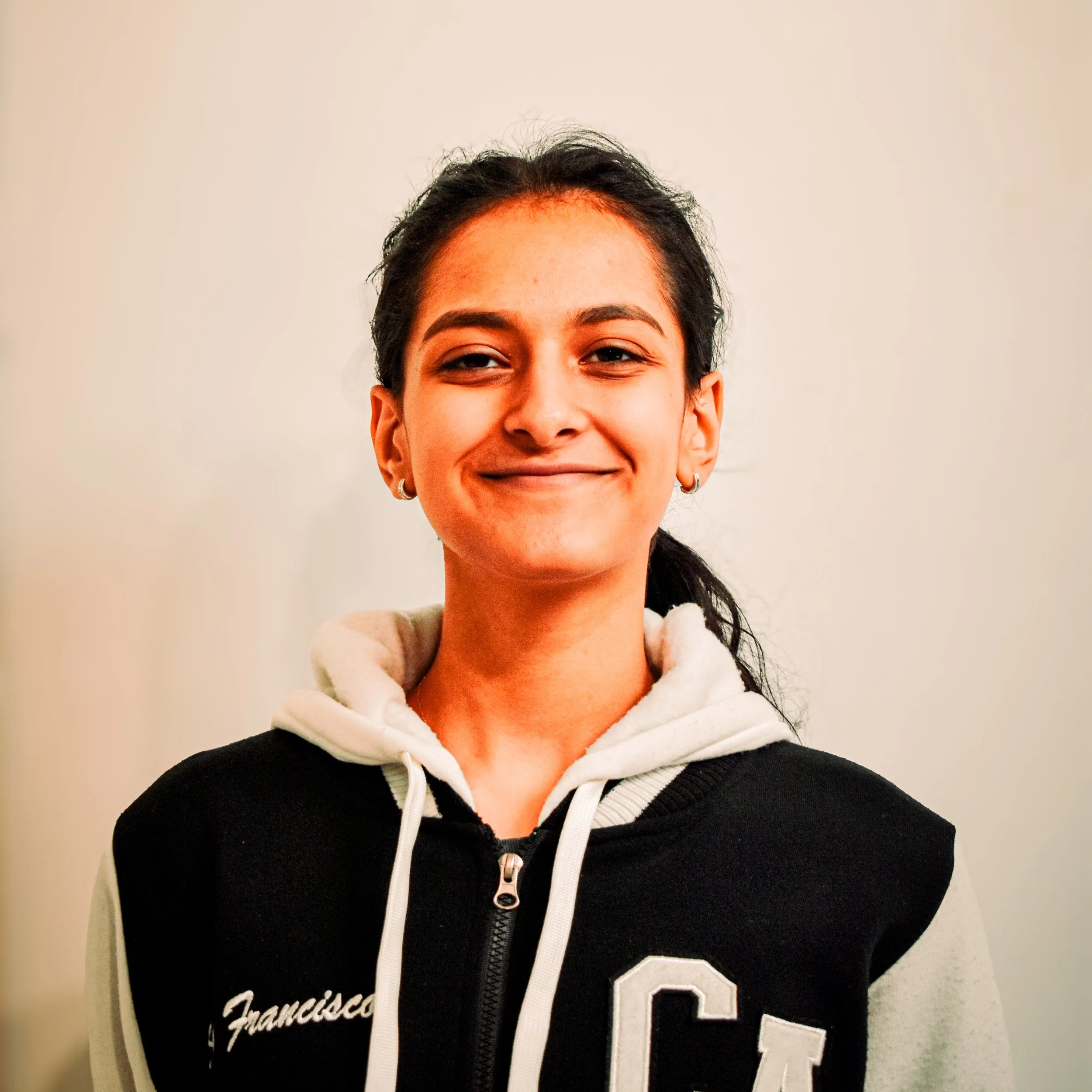 A headshot photograph of Kashi Doshi, the Editor-at-Large   of The Hudson Scholar Magazine, taken by Luke McCormick