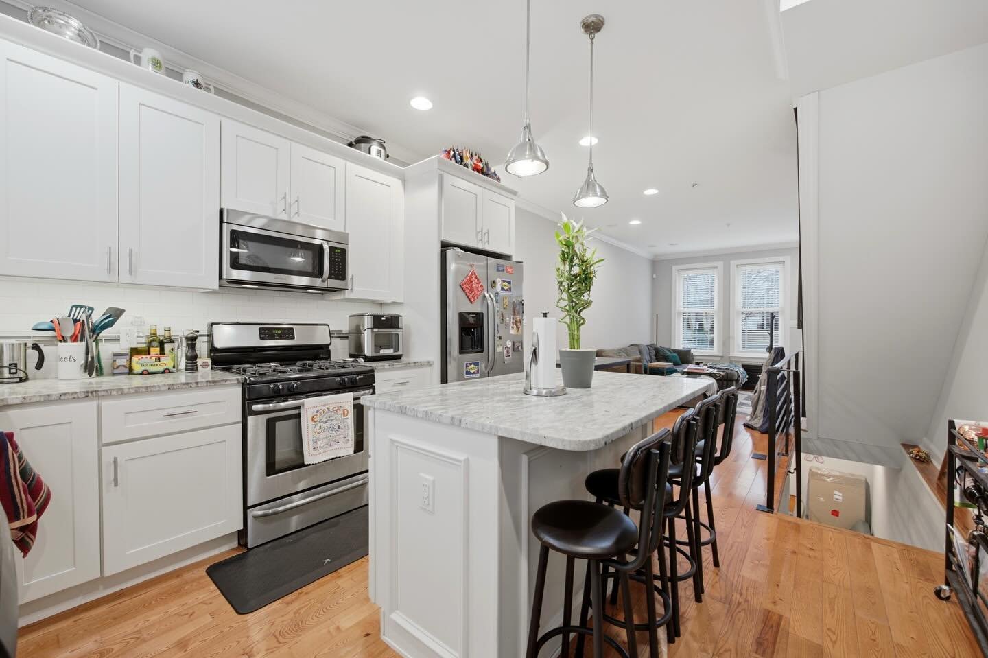 ✨ Two Great Listings Going Live Today! 🏡🏙

Point Breeze 🌇
Modern 3 🛏 | 3 🛁 home with an open floor plan, bright white kitchen, quartz counters, stainless steel appliances, gas cooking, and a large island. Enjoy a finished basement, private backy