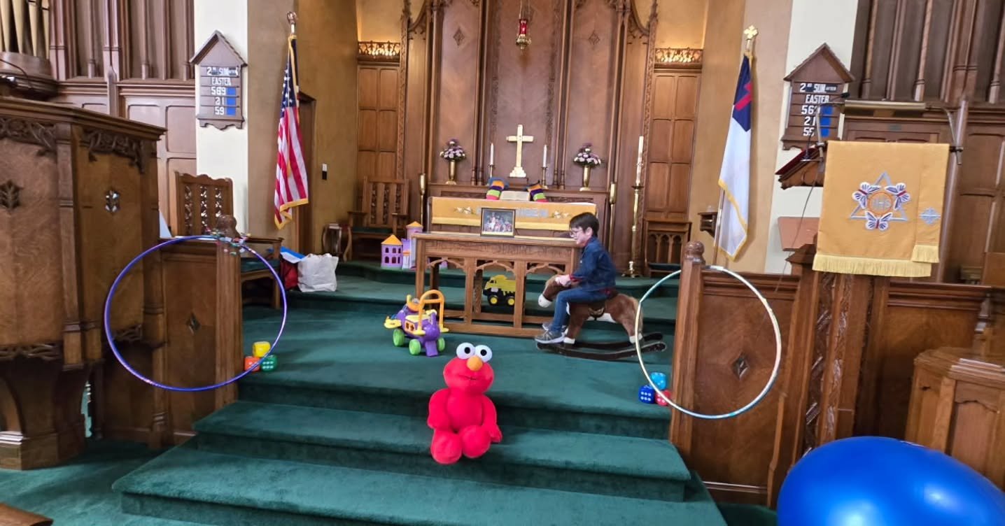 Today we celebrated Holy Humor Sunday! From singing some happy songs, to sharing a few jokes, to exploring the "Childlike vs. Childish Faith" themed service, we had a lot of fun during this humor-filled morning!