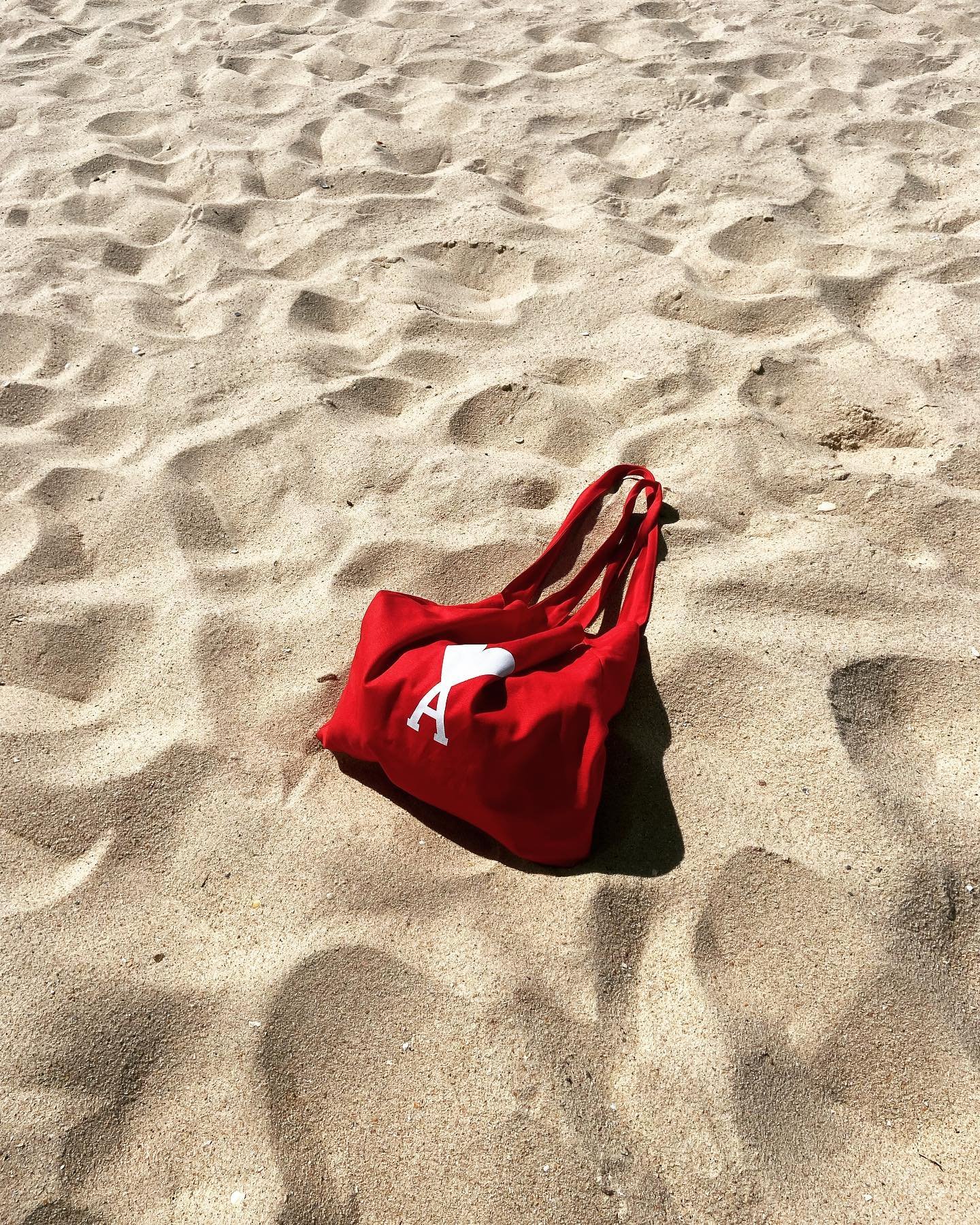tote and sand 🧨