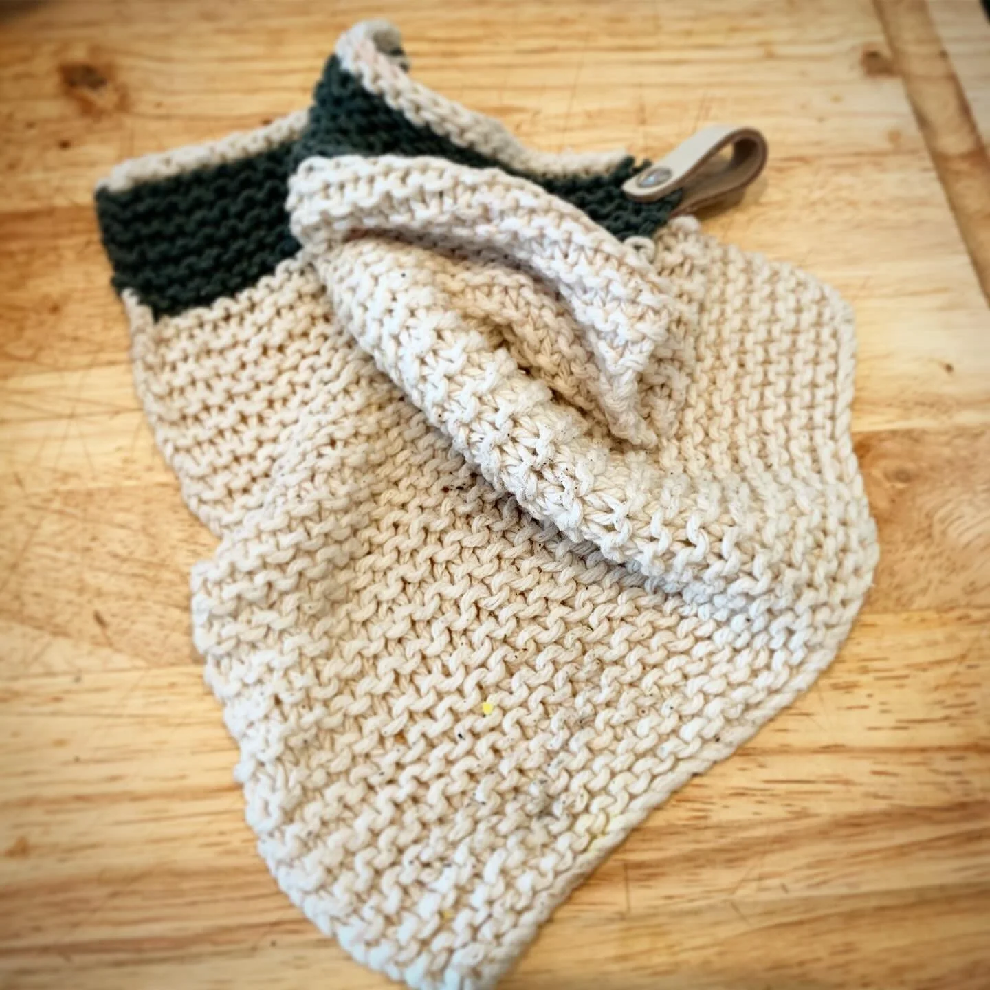 I know it sounds dramatic, but during kitchen clean-up yesterday, we realized we were out of usable dishcloths. I usually have a stash, so this was a bit of a surprise. While watching Conclave with my daughter, I grabbed some navy blue yarn and had o