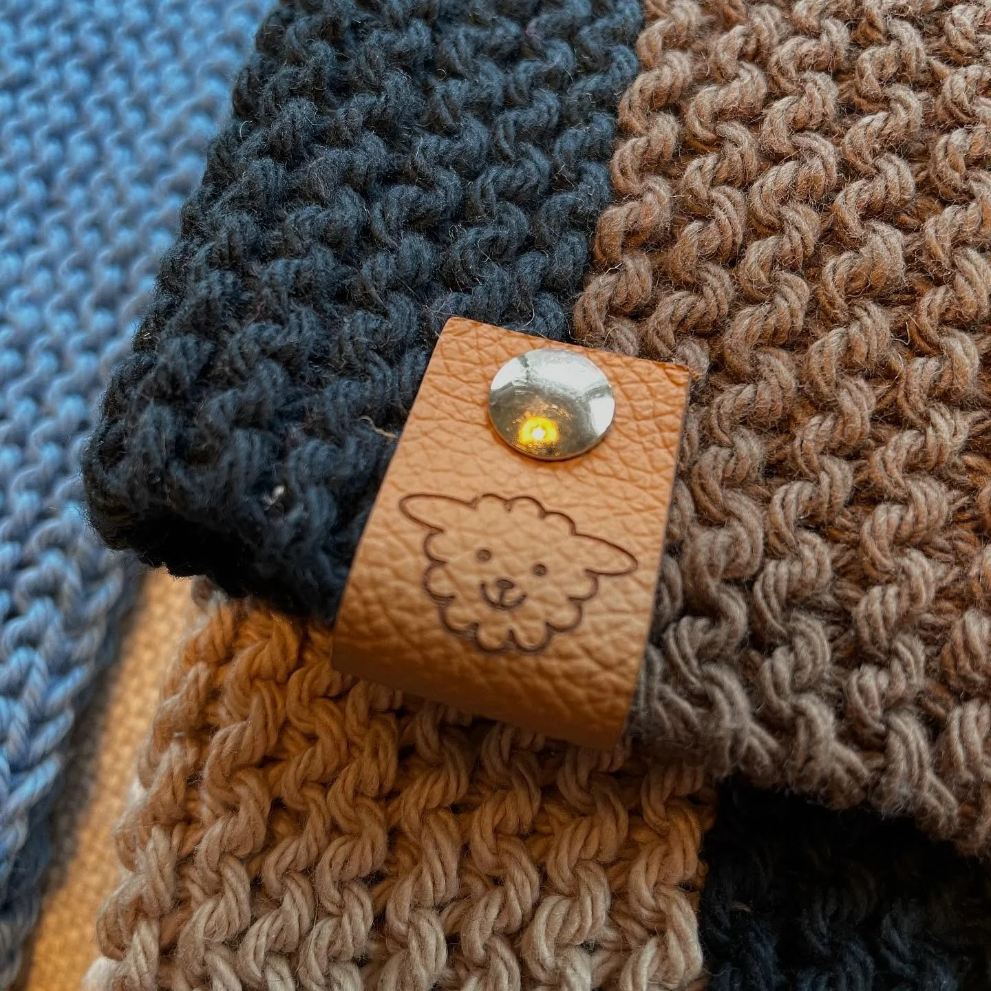 I know it sounds dramatic, but during kitchen clean-up yesterday, we realized we were out of usable dishcloths. I usually have a stash, so this was a bit of a surprise. While watching Conclave with my daughter, I grabbed some navy blue yarn and had o