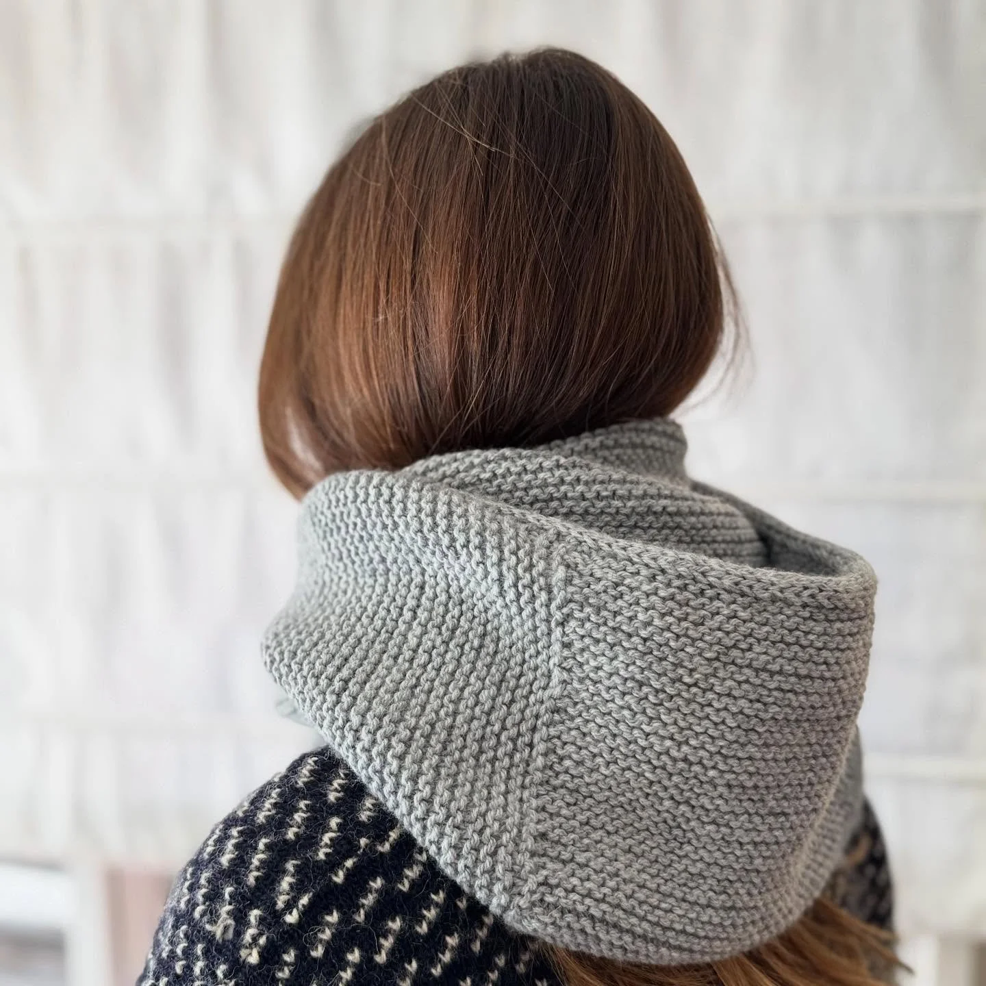 A new Nordic Snood for Audrey. Inspiration from @lindercang and pattern by @norgardknitters 🧶.
(Model @audreyrbowen 😚)