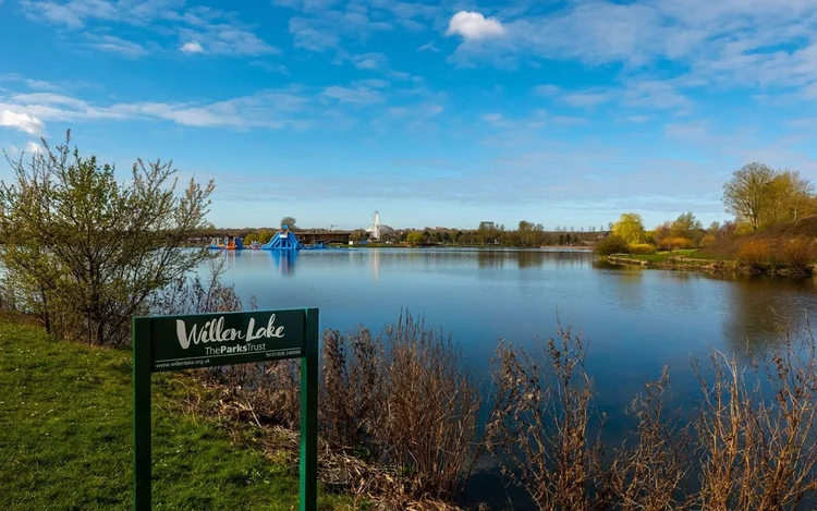 Milton Keynes — Willen Lake