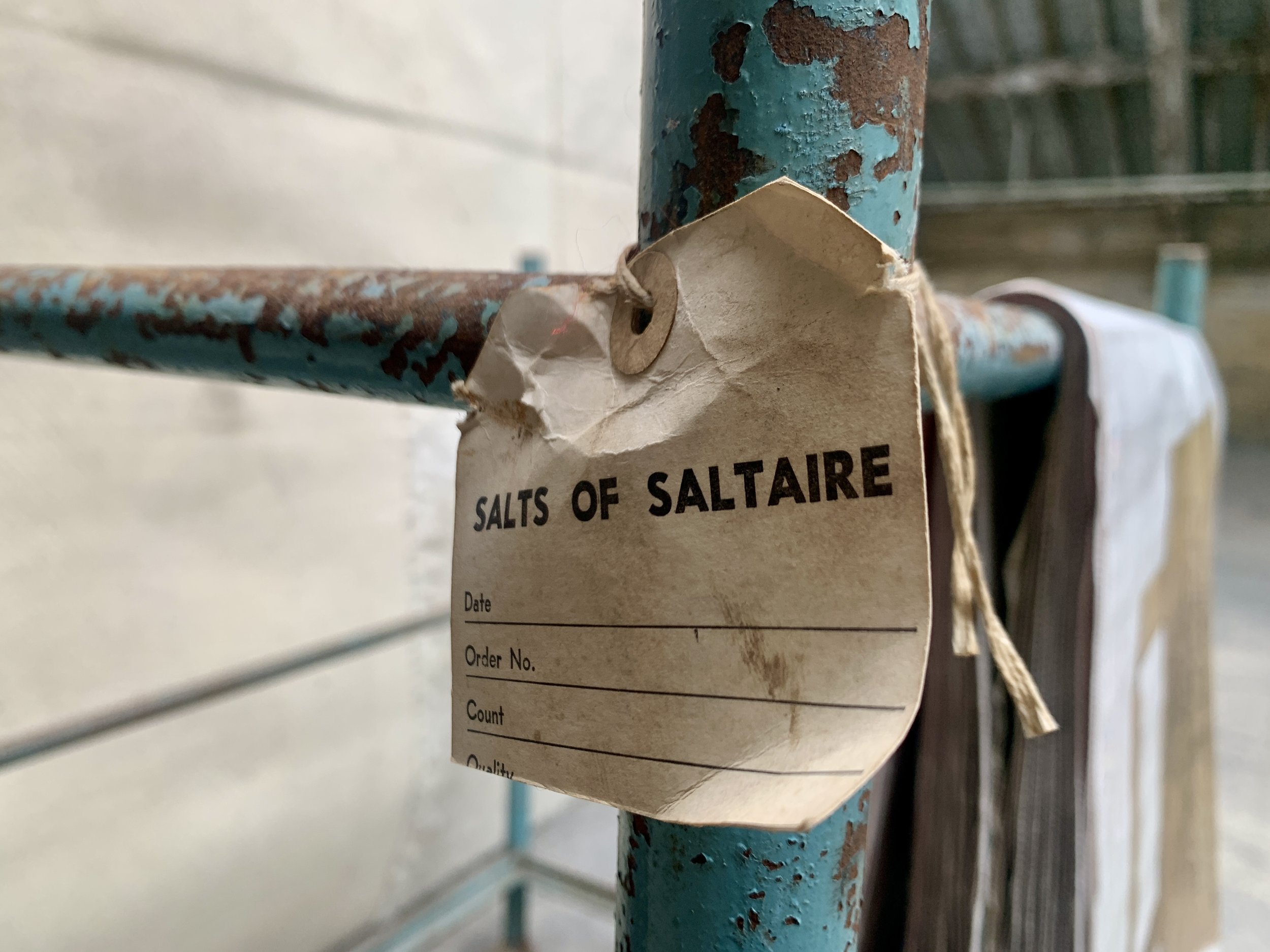 On cropping, choirs and colour composition