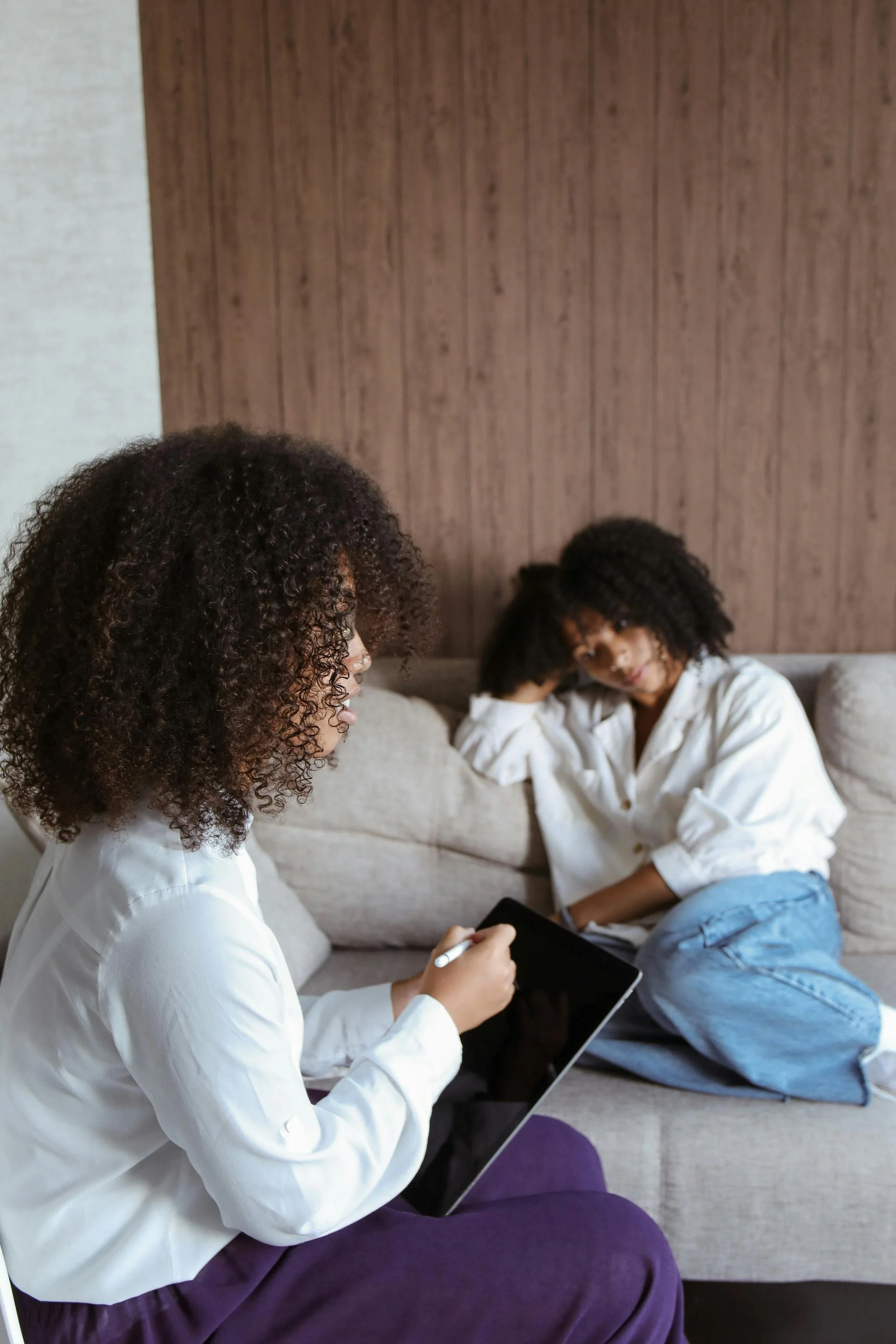 The Hidden Mechanism Behind Healing in Therapy: Memory Reconsolidation