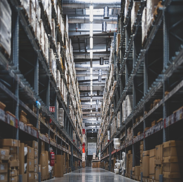 Public vs Dedicated Warehousing: Which One Fits You