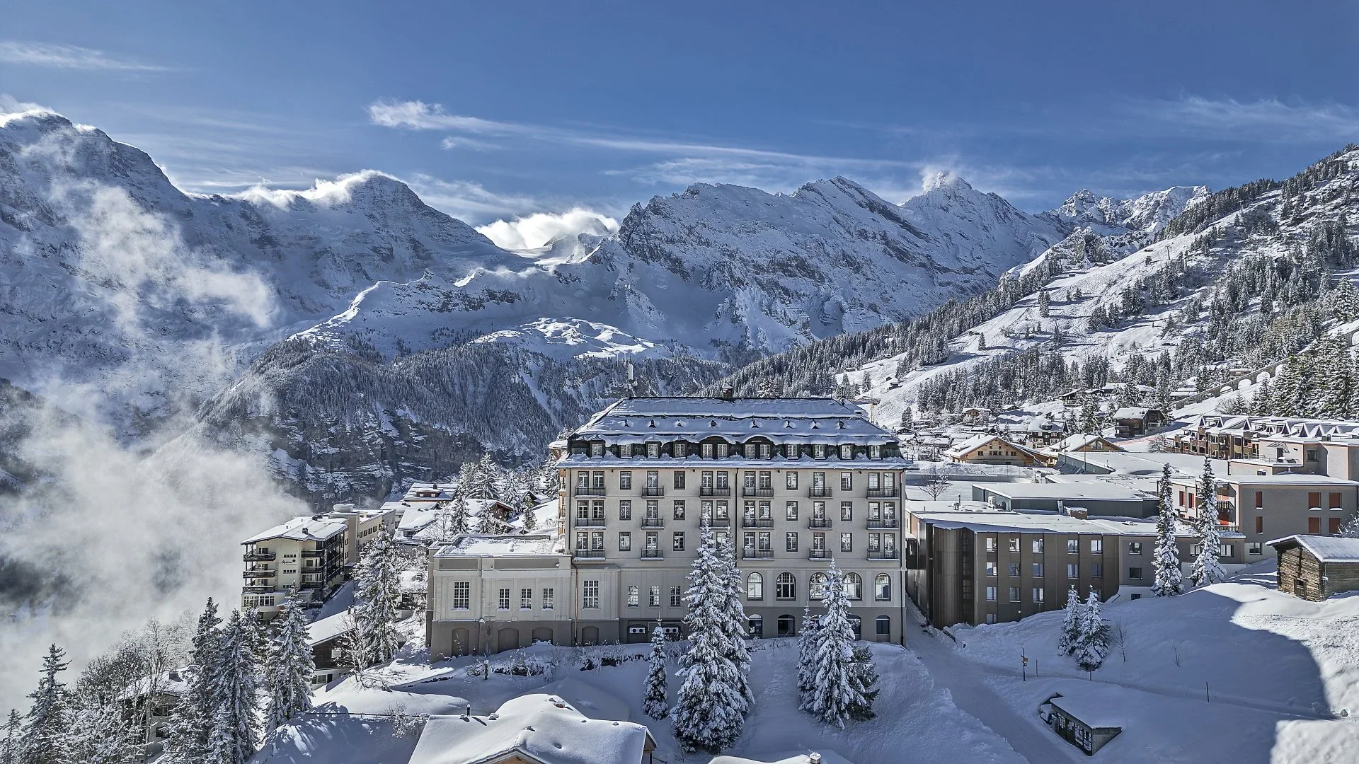 Varley-Interni-Muerren-Palace-Hotel-xy-©R&D+Duerr-Drohne_02.webp