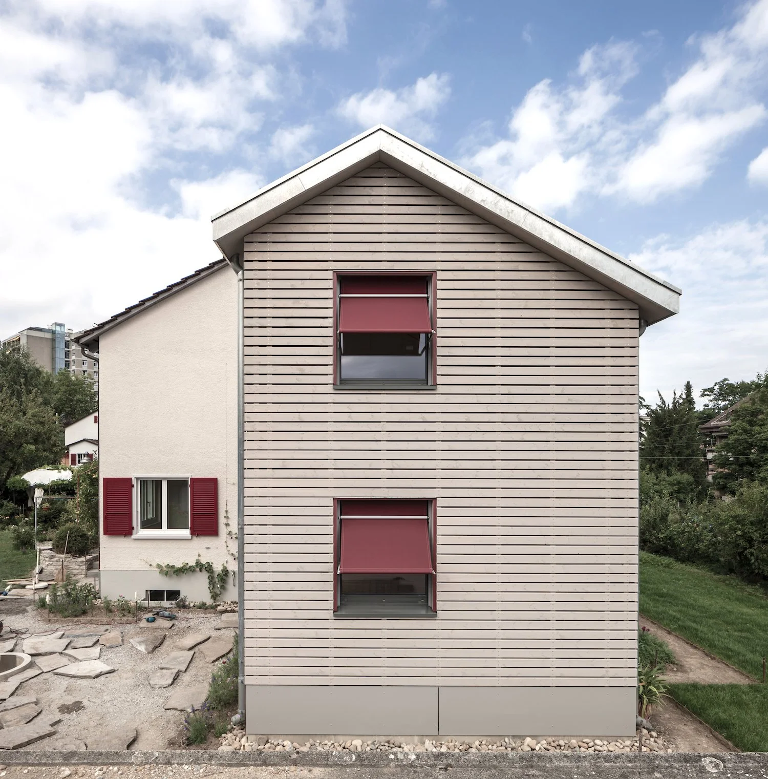 Varley-Interni-B55E-02-Anbau-Altbau-Bern-Reihenhaus_Fassade.jpg