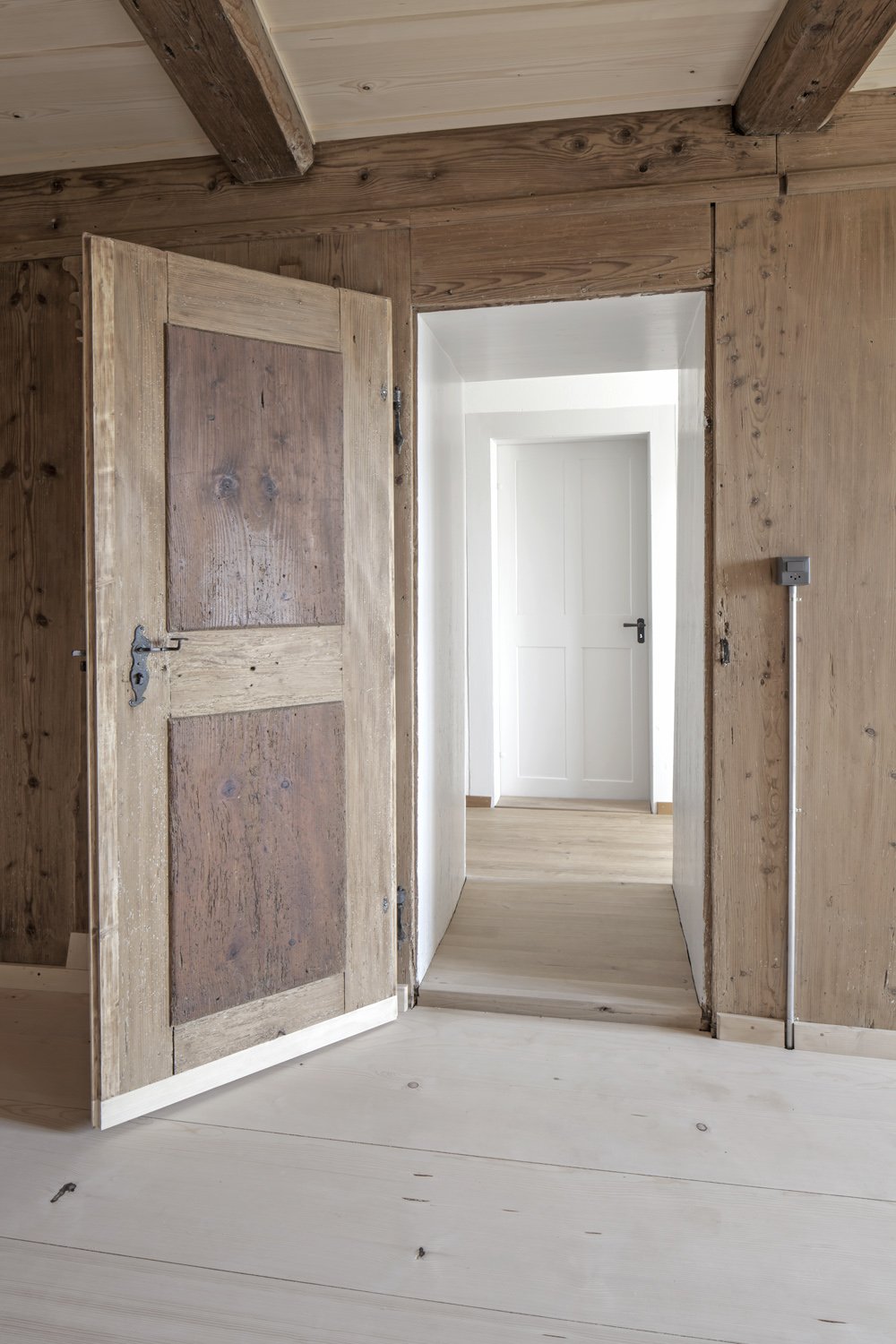 Varley-Interni-A11-03-Sanierung-Erlach-Altstadthaus_Holztuere.jpg