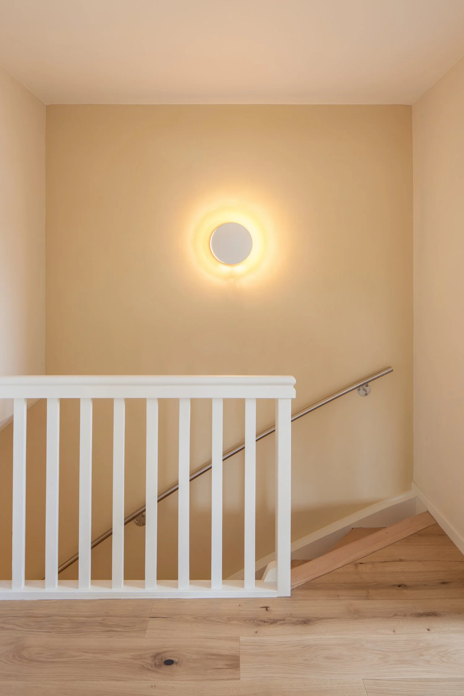 Varley-Interni-B55E-05-Anbau-Altbau-Bern-Reihenhaus_Treppe.jpg
