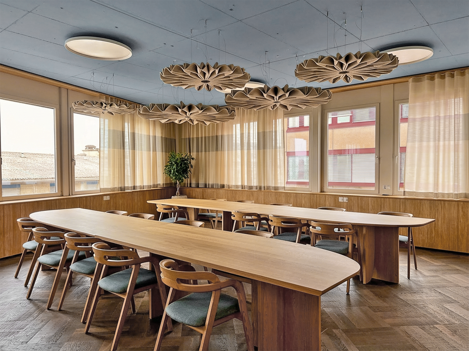 Varley-Interni-g16-hauptsitz-bueroraeume-innenarchitektur-sitzungszimmer.png