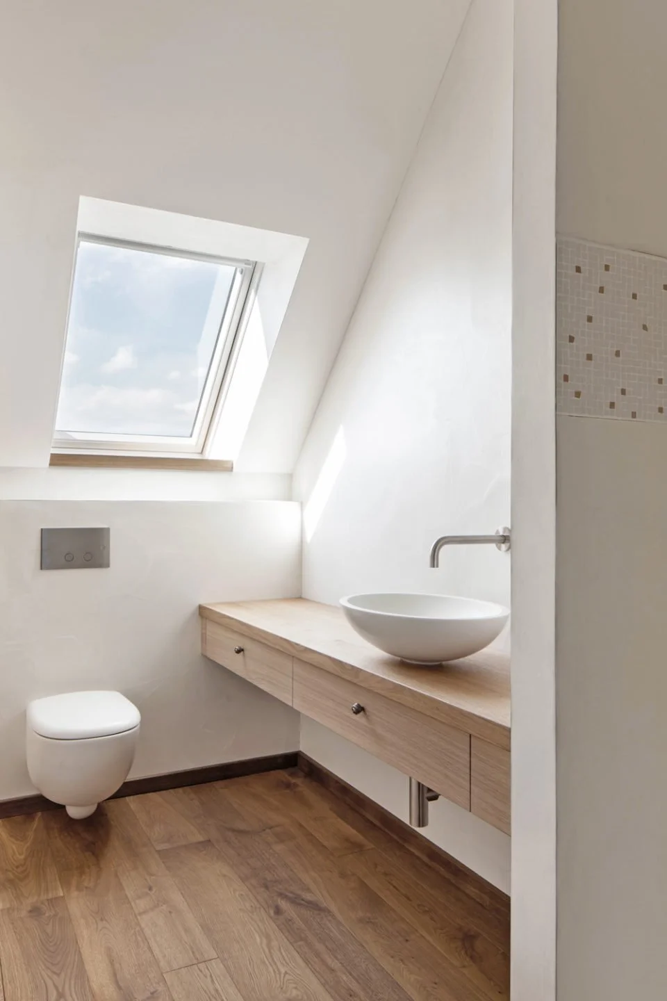 Varley-Interni-L19-03-Dachausbau-Bauernhaus-WC.jpg