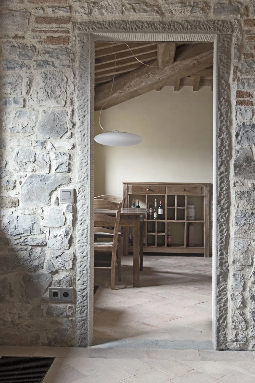 Varley-Interni-SCO-09-Sanierung-Ausbau-Toskana-Landhaus-Wohnraum.jpg
