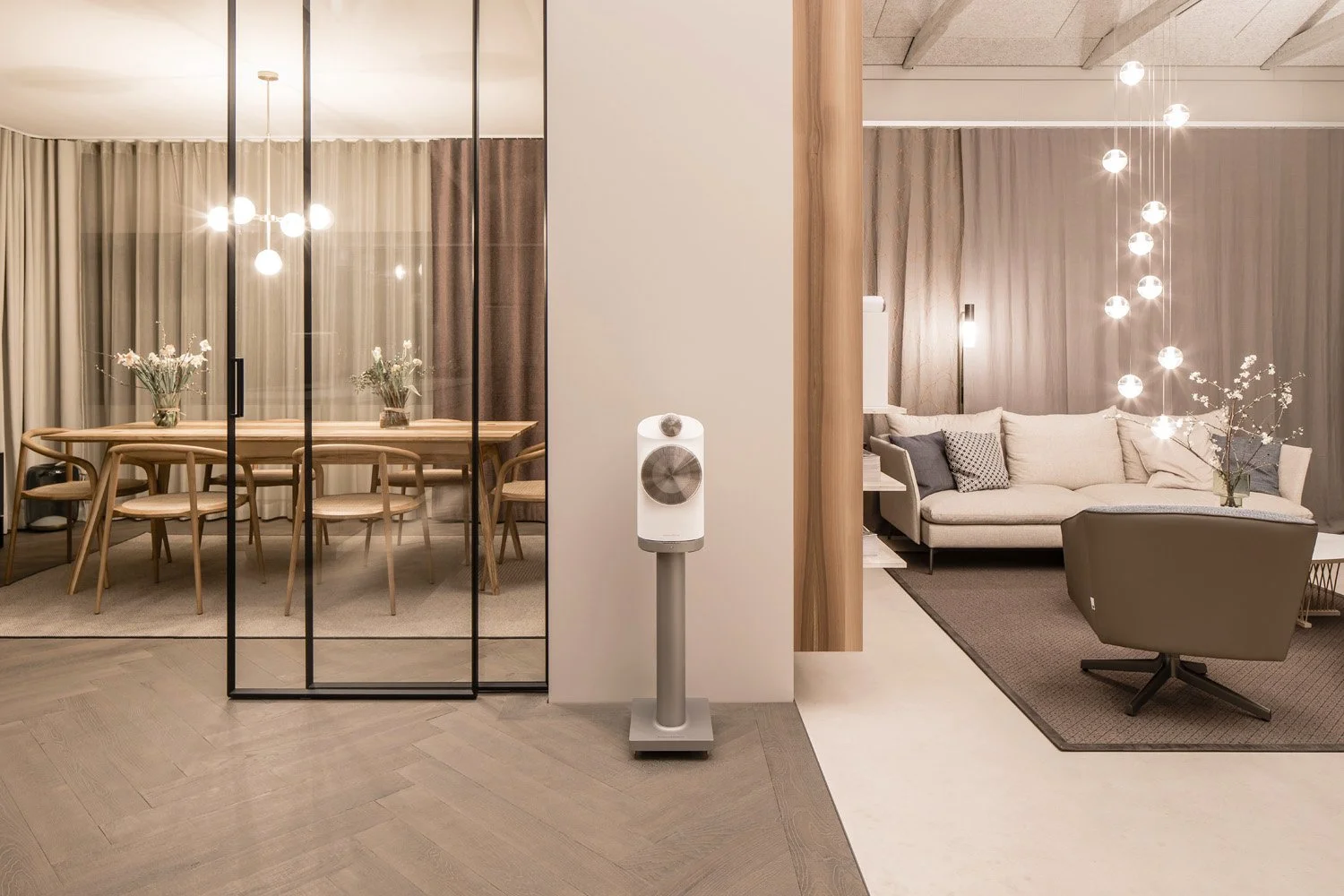 Varley-Interni-S62-02-Innenarchitektur-Bern-Besprechungszimmer.jpg