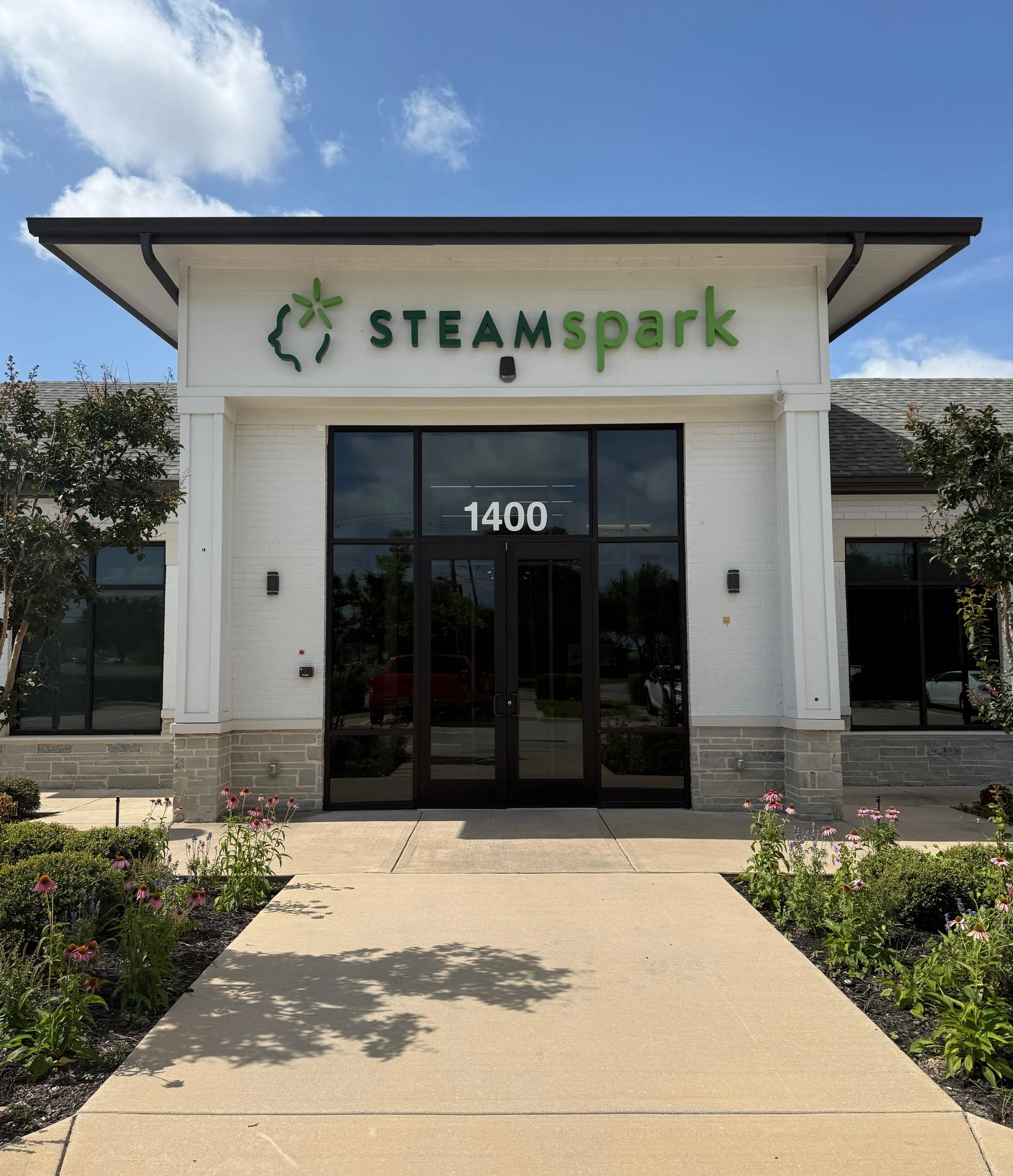 STEAMspark Montessori Experience