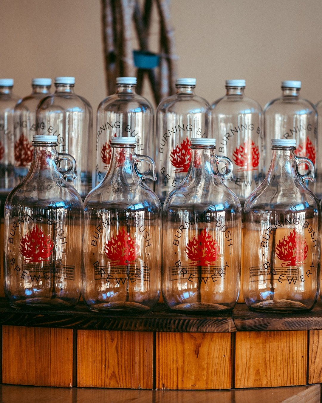 If you&rsquo;re in town next weekend, we have adjusted holiday hours, food pop-ups from Limoni Belli and Avrom Farms, and a sale on growlers and howlers!

HOLIDAY HOURS:
Thursday, July 3rd | 12PM - 11PM
Friday, July 4th | 12PM - 6PM
FOOD POP-UPS:
Lim