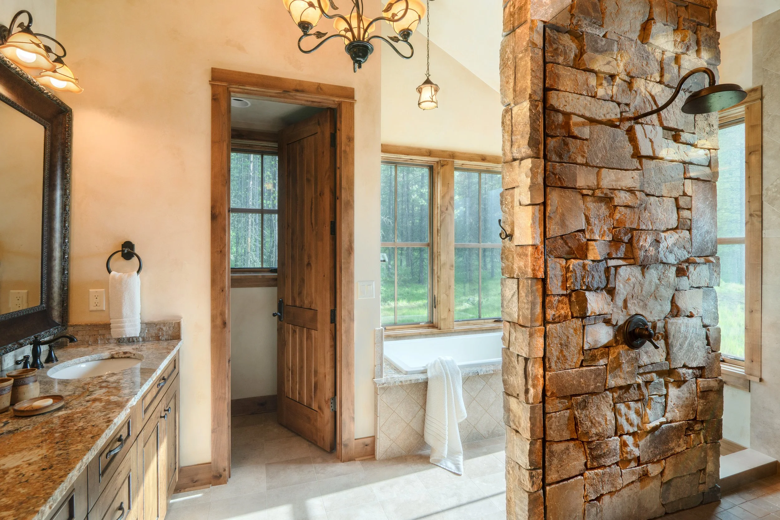 Lanzi- Master Bath.jpg