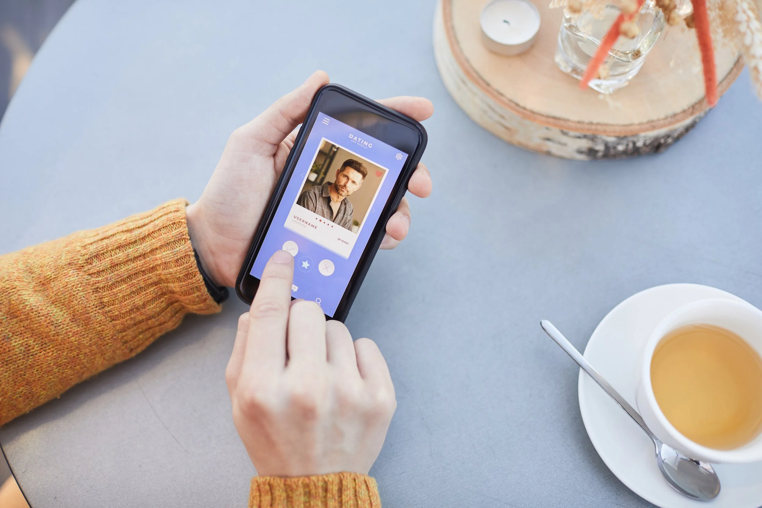 Offline Dating Services: Why Real-Life Introductions Still Matter