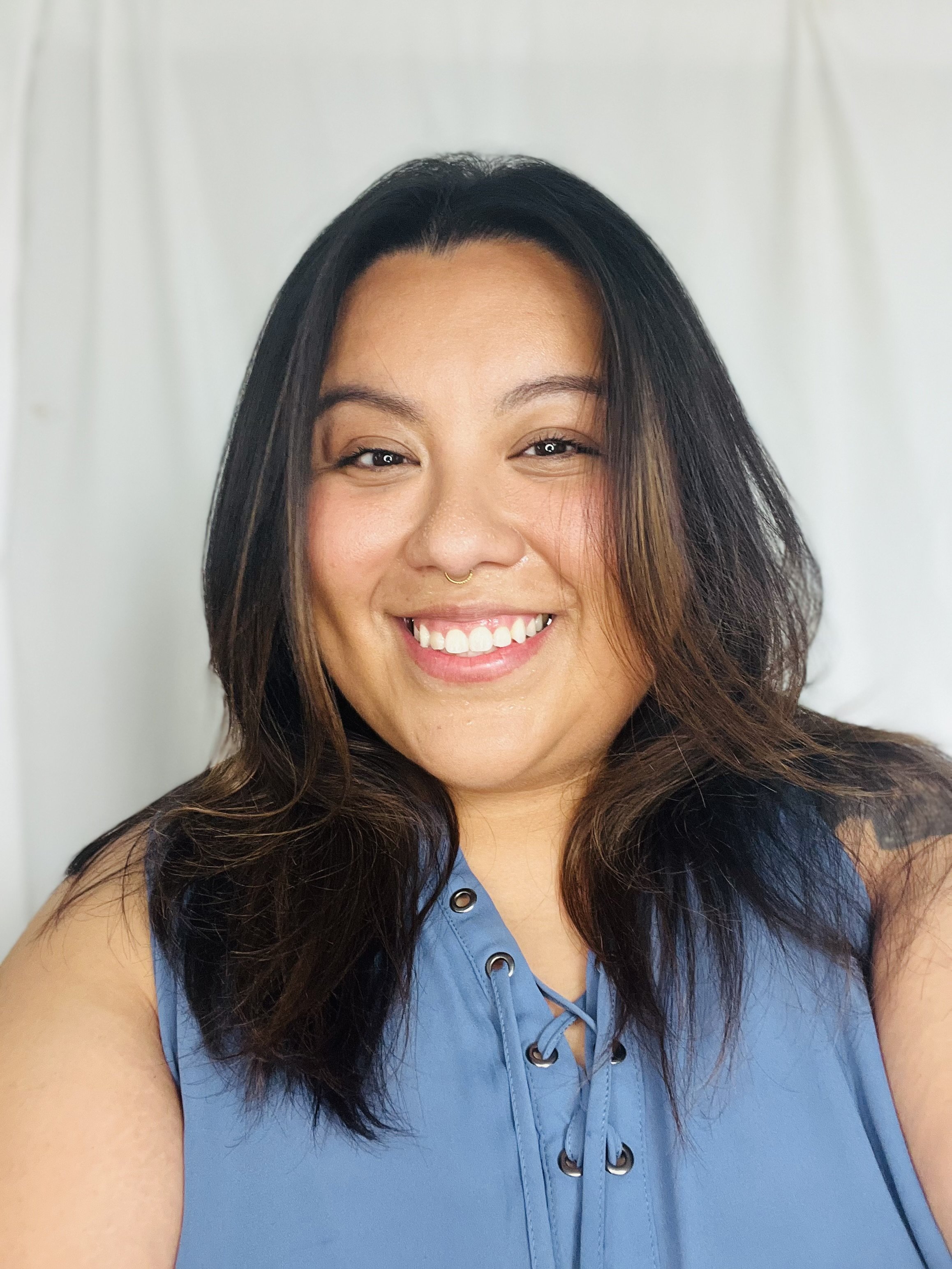 headshot of latina doula Amanda