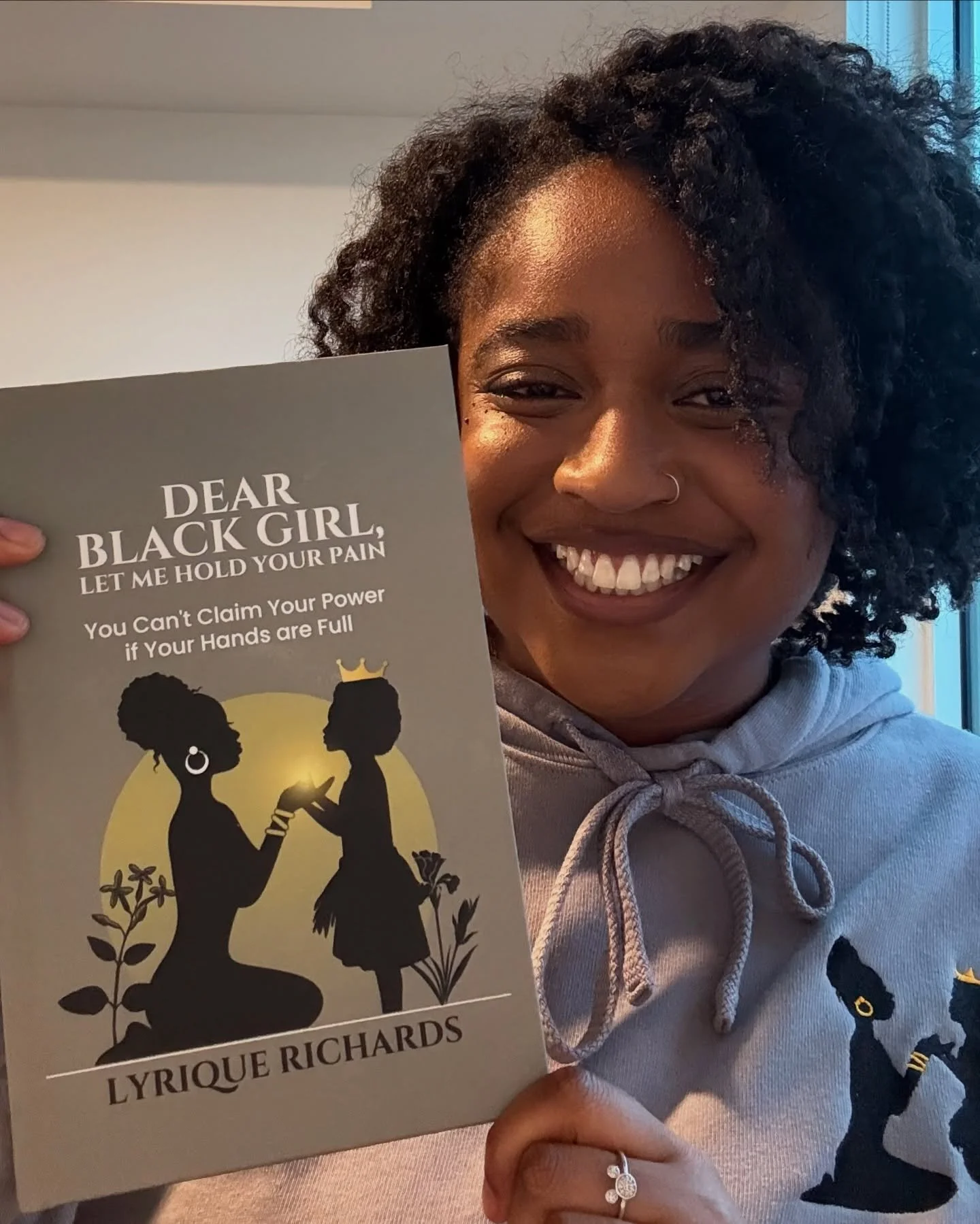 If you&rsquo;ve been waiting to write a book, what are you waiting for? Do it! 📖 

This feeling is indescribable. My legacy starts here 💫 and so can yours! 

Swipe for a surprise -&gt; 🐶 

@luckybookpublishing 

#luckybookpublishing #authorlyrique