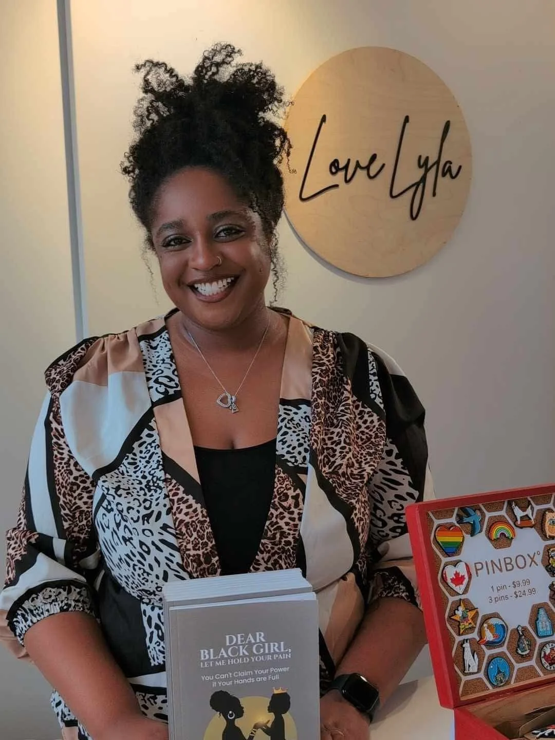 Still smiling from yesterday&rsquo;s pop-up with @lovelylabooks in the heart of the @bywardmarket 🖤📚✨

Thank you for hosting me and giving Dear Black Girl, Let Me Hold Your Pain a space to shine. As a first-time author, moments like these mean ever