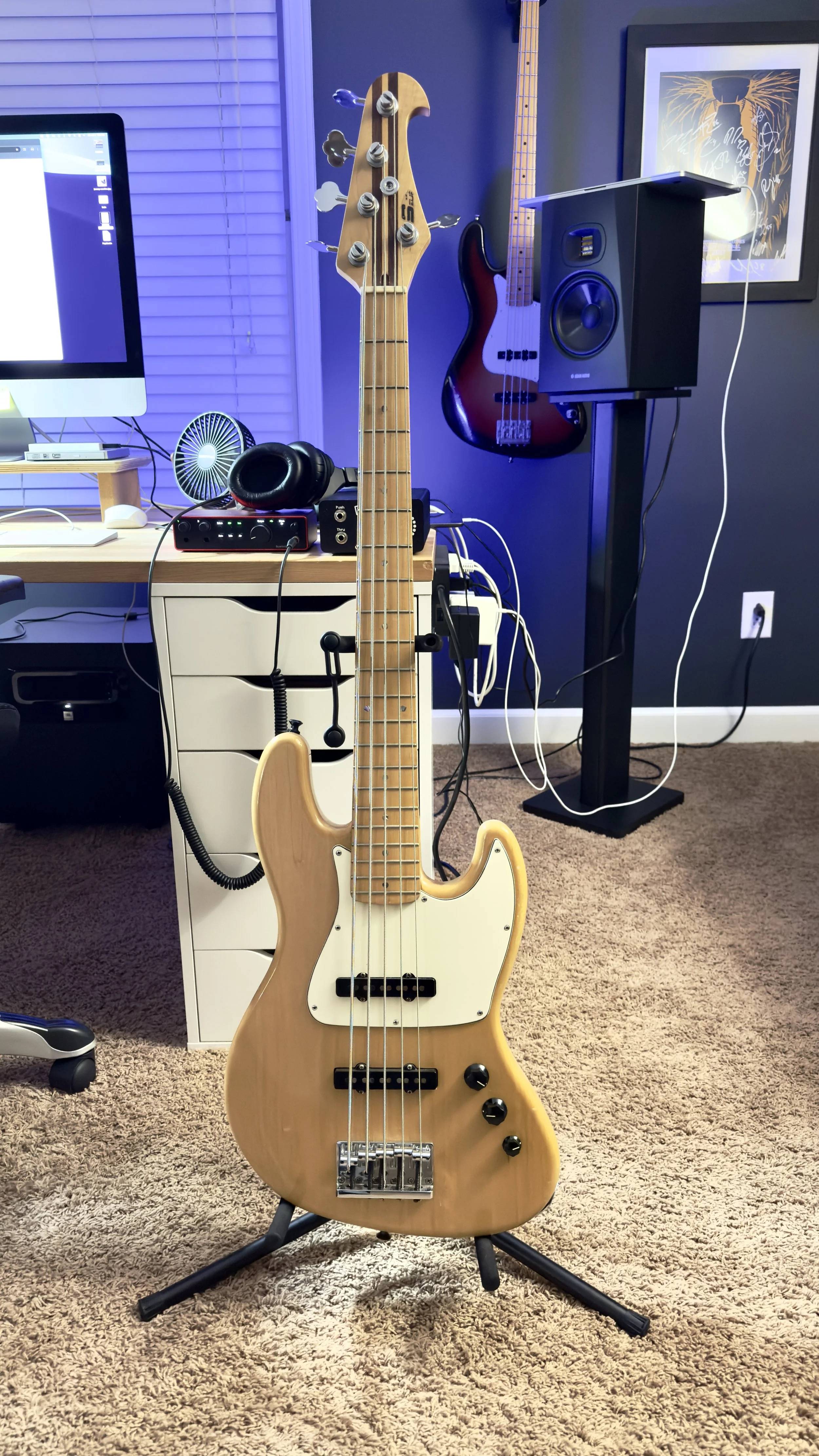 Jeremy Worden, Seuf 5-String Jazz Bass.