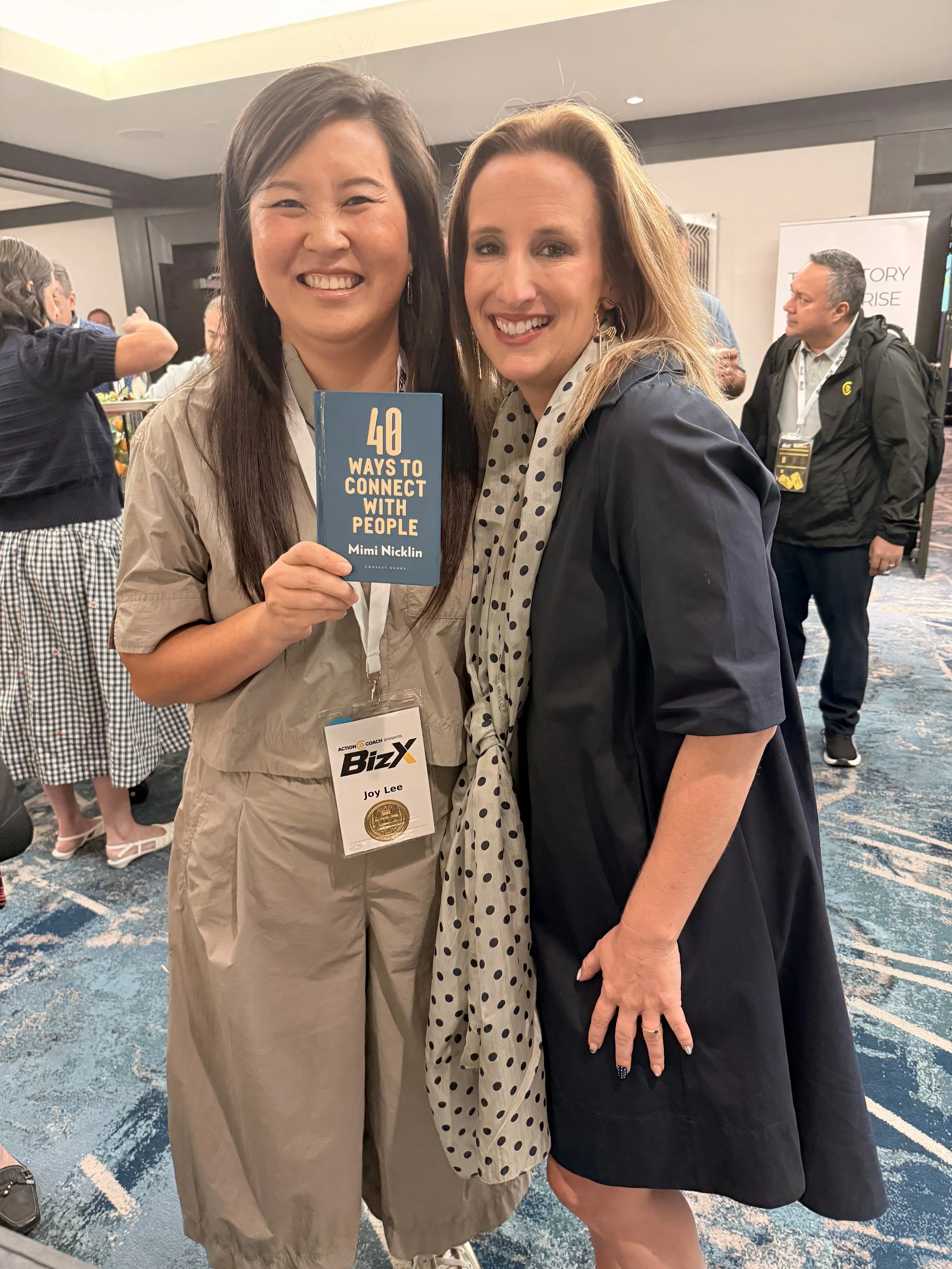 Mimi and I at BixZ in Tampa in September 2026. She was speaker at the convention and I just love her message (and generosity for giving me her newest book for free) 💖 She is an amazing human.