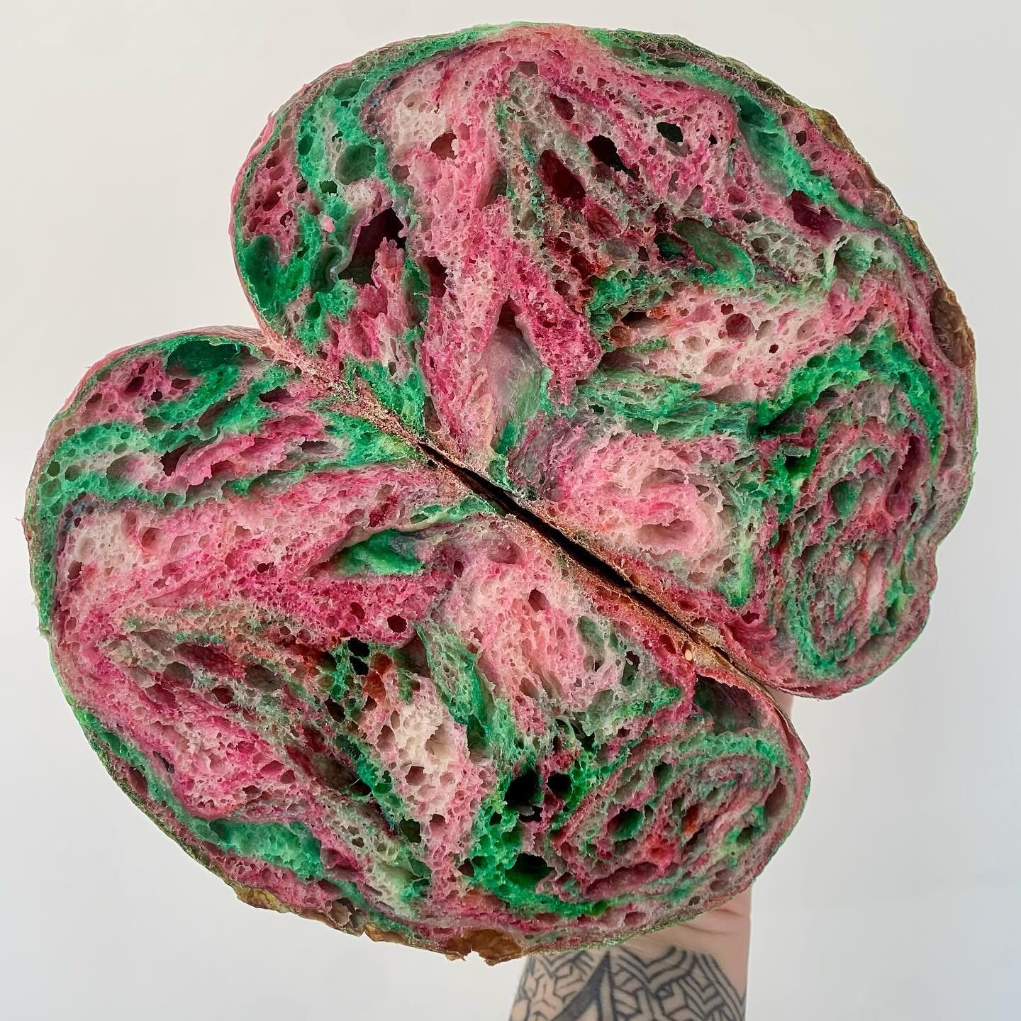 feeling festive for the holidays! should we add a Christmas loaf to our holiday lineup?

#sweetandsourdo #sourdough #sourdoughri #christmasloaf #rhodeisland #ri #rhody #lilrhody #rieats #sourdoughclub #sourdoughinrhodeisland #sourdoughrhodeisland