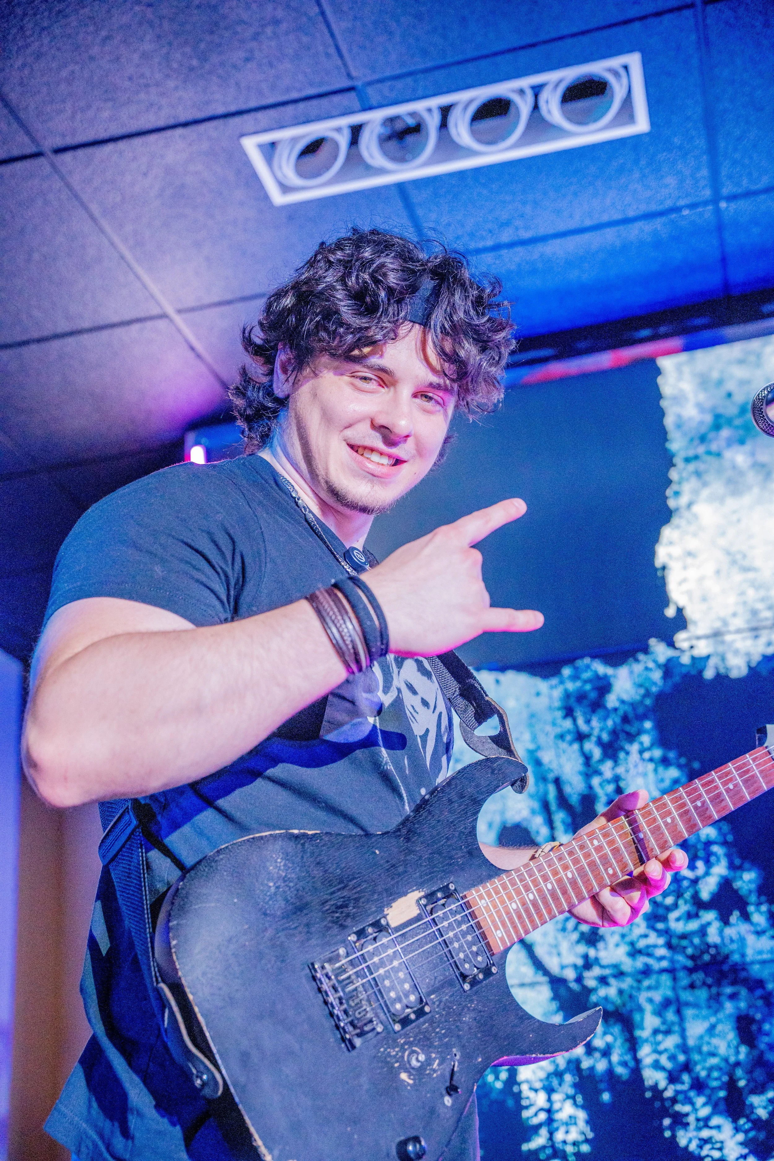 Dead Queens @ Rai's_smalls-07.jpg