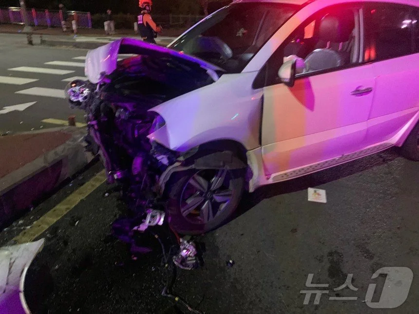 제주 서귀포서 차량 정면 충돌 후 보행자까지… 3명 병원 이송