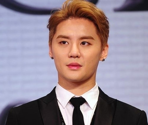 김준수 협박해 8억 갈취한 여성 BJ, 항소심에서 눈물로 선처 호소