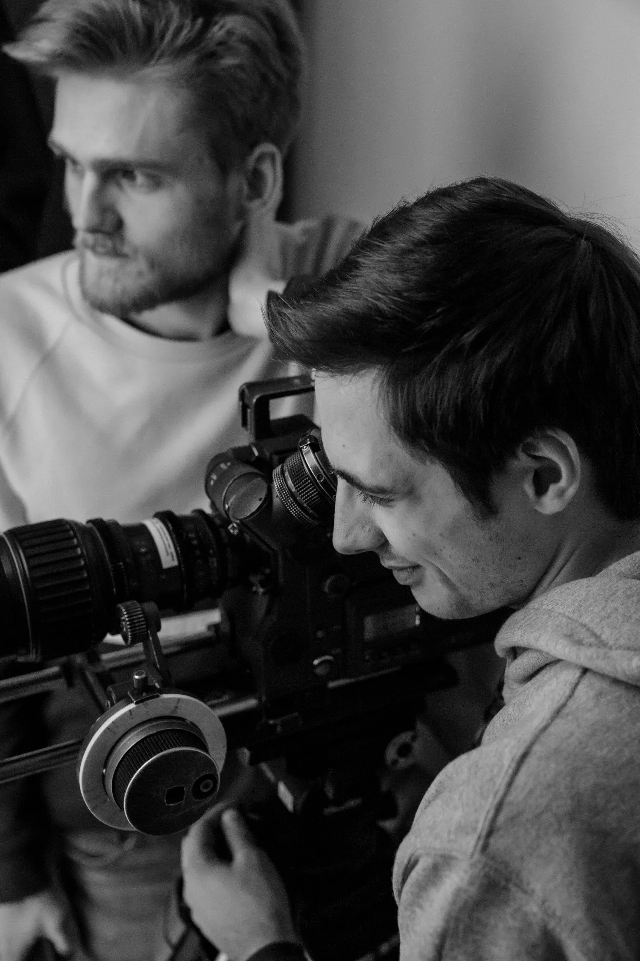 Negatives (Dir. Thomas Broadbent)