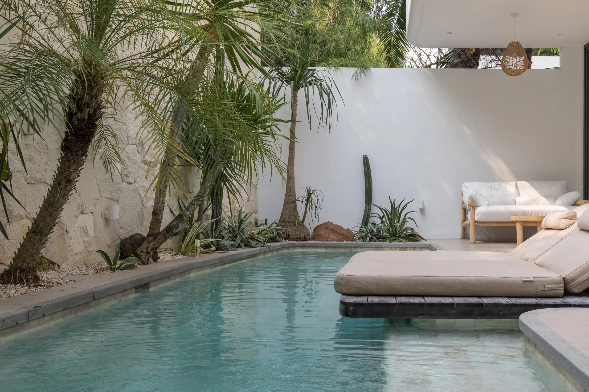 CURVED ARCHITECTURAL VILLA - 3 BEDROOMS - UMALAS - MONTHLY AND YEARLY