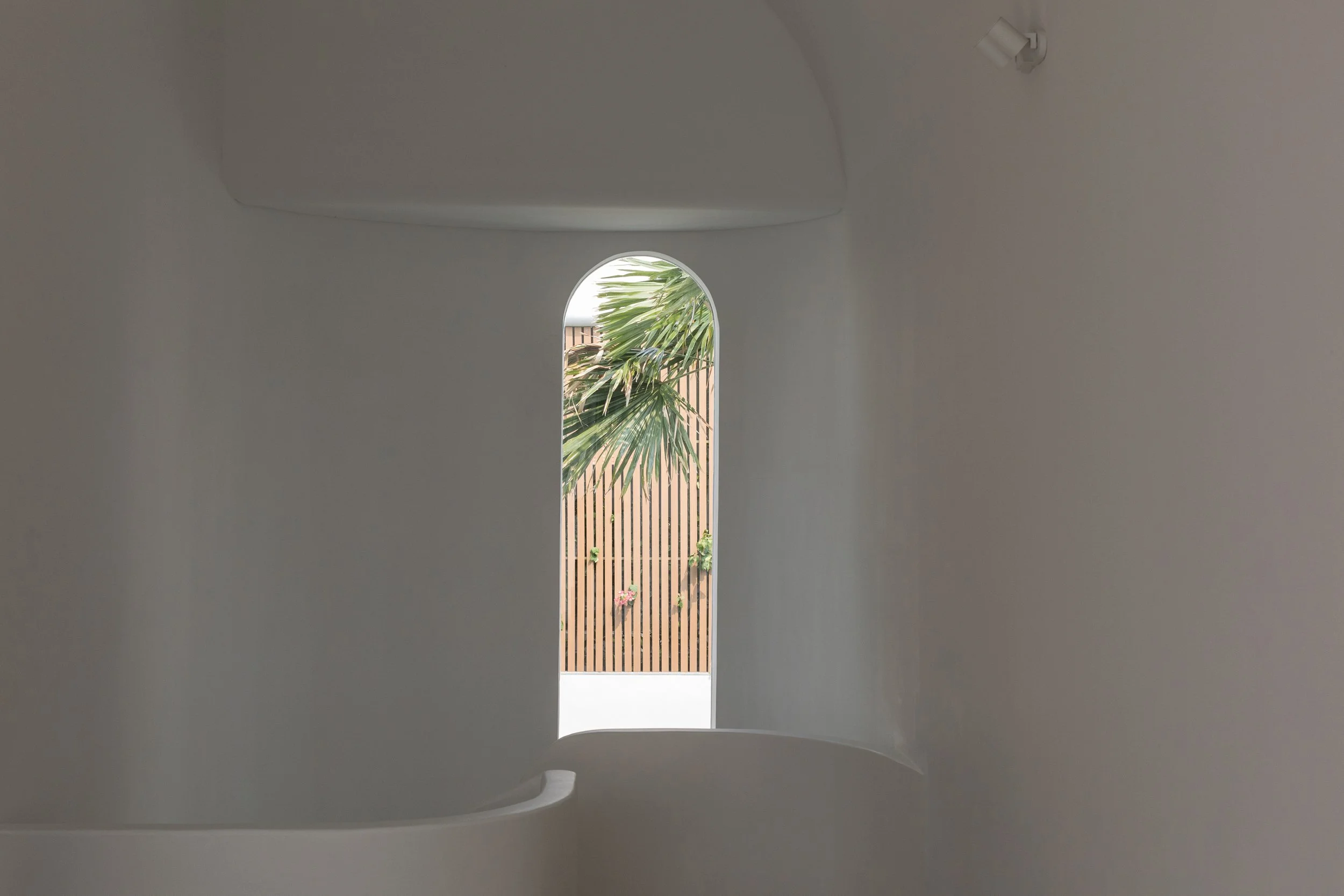 CURVED ARCHITECTURAL VILLA - 3 BEDROOMS - UMALAS - MONTHLY AND YEARLY