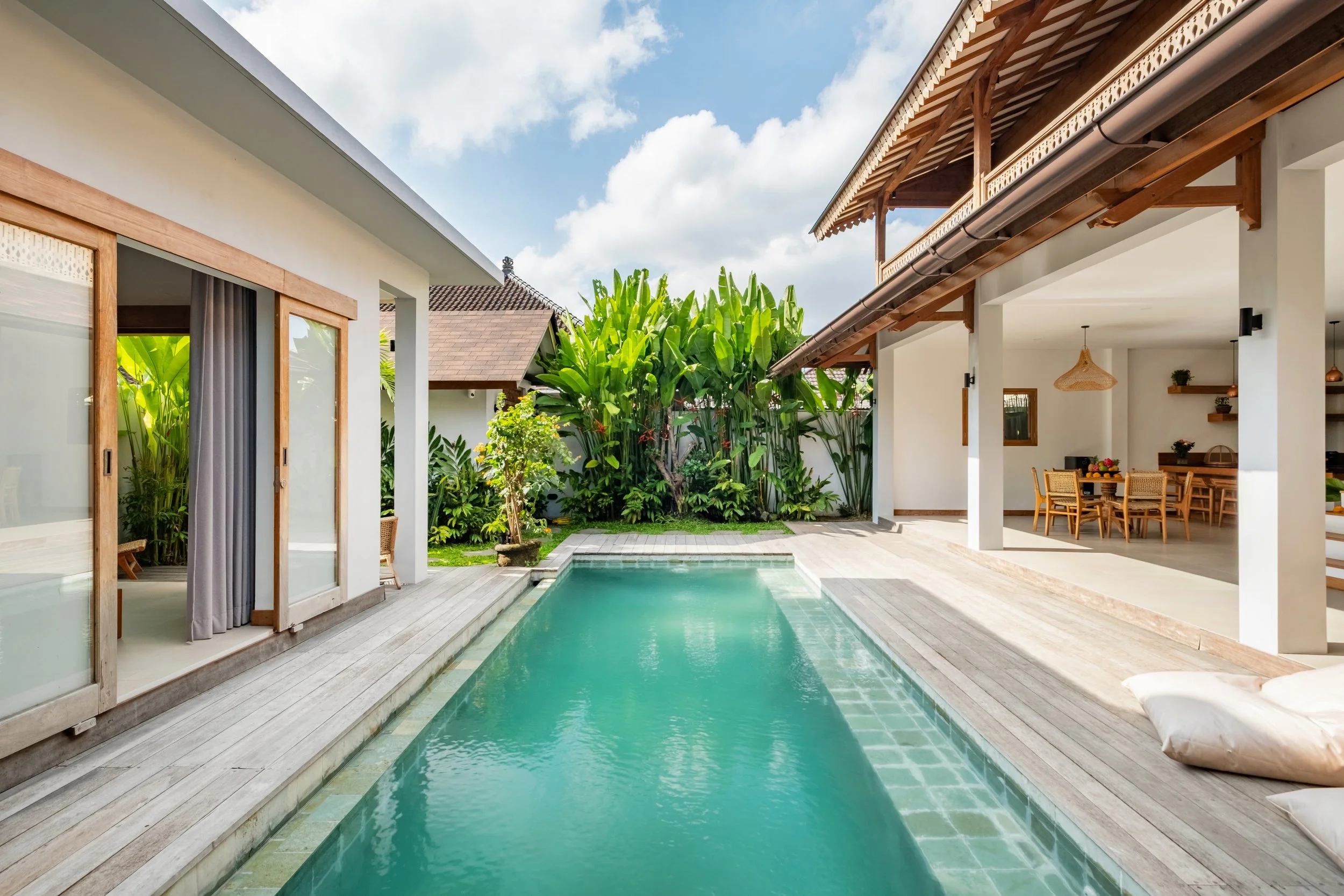CONTEMPORARY FAMILY VILLA - 3 BEDROOMS - CANGGU - MONTHLY | 70 000 000 IDR