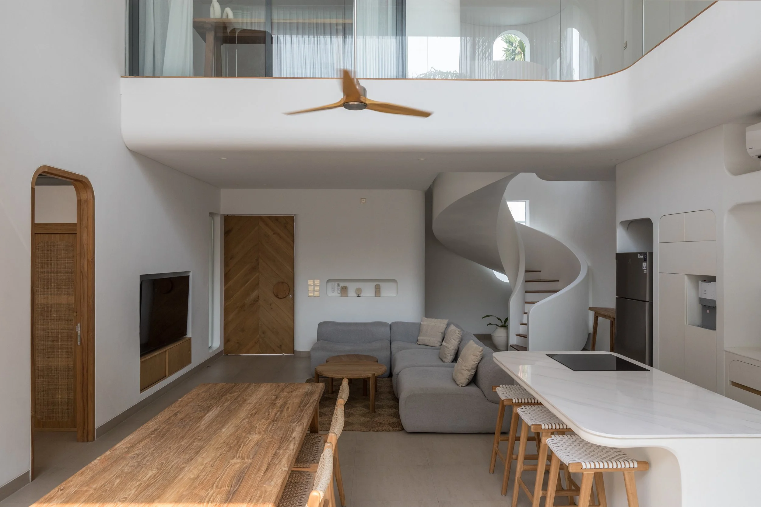 CURVED ARCHITECTURAL VILLA - 3 BEDROOMS - UMALAS - MONTHLY AND YEARLY